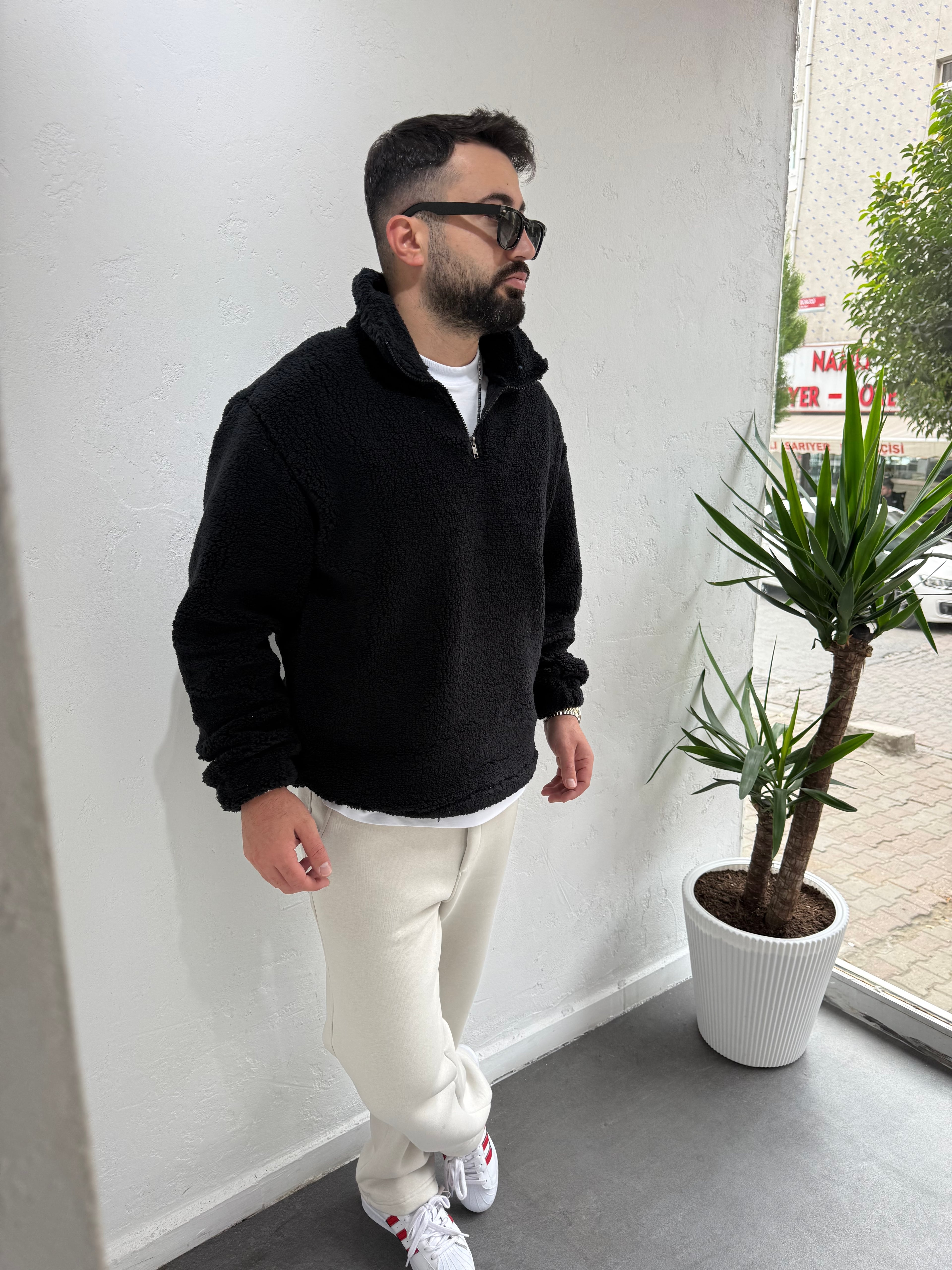 Fermuarlı Peluş Sweatshirt Siyah