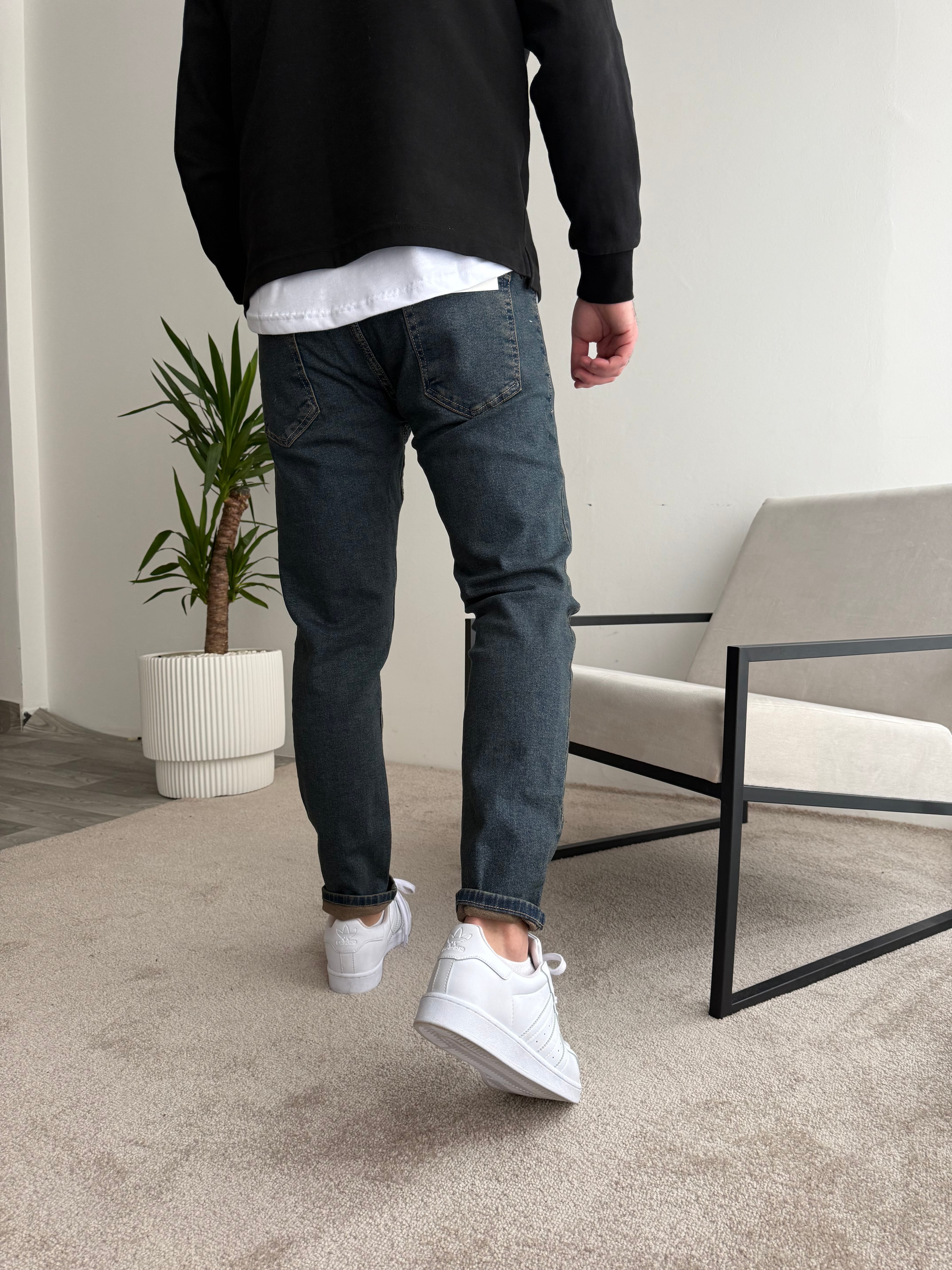 Skinny Kot Kirli Model