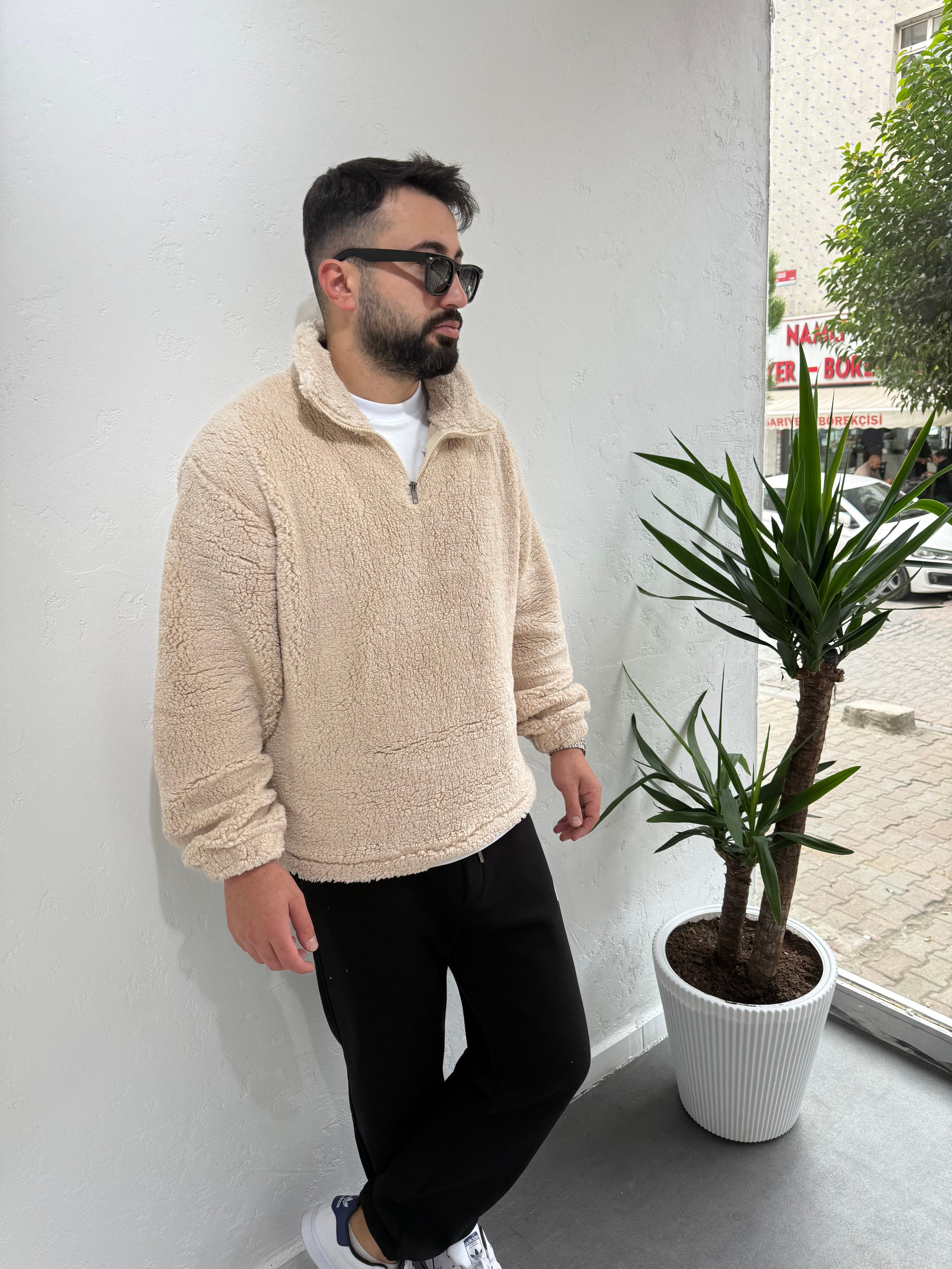  Fermuarlı Peluş Sweatshirt Krem
