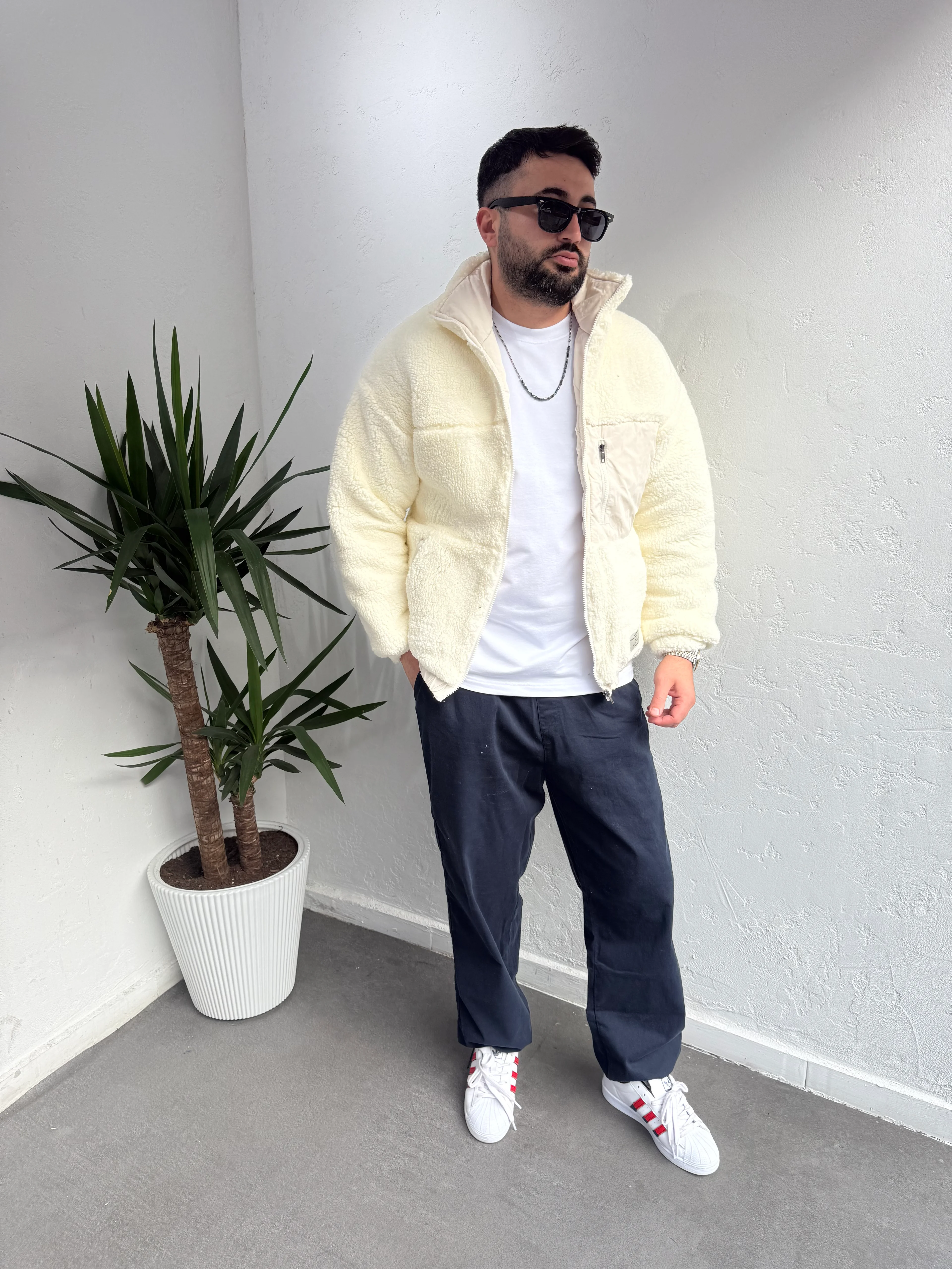 Premuim Paraşüt Cep Detaylı Peluş Mont Beyaz