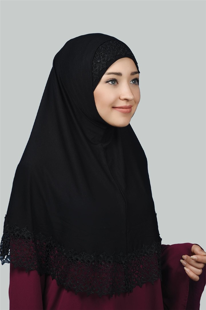 Elegant Lace and Guipure Hijab Set XL- Soft and Breathable 