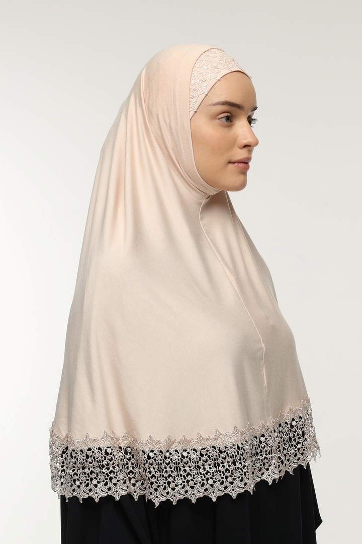 Elegant Lace and Guipure Hijab Set XL- Soft and Breathable 