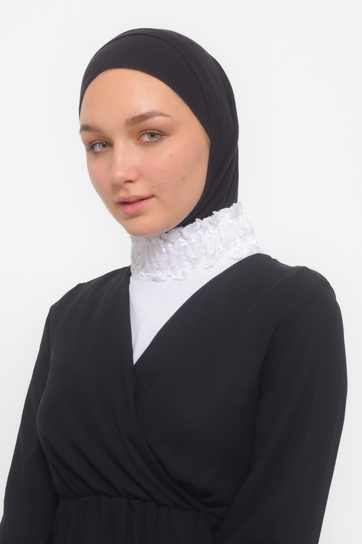 Lace Ruffled Turtleneck Neck