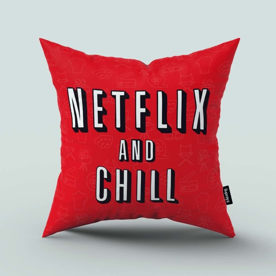 Netflix And Chill Tasarımlı Dekoratif Yastık