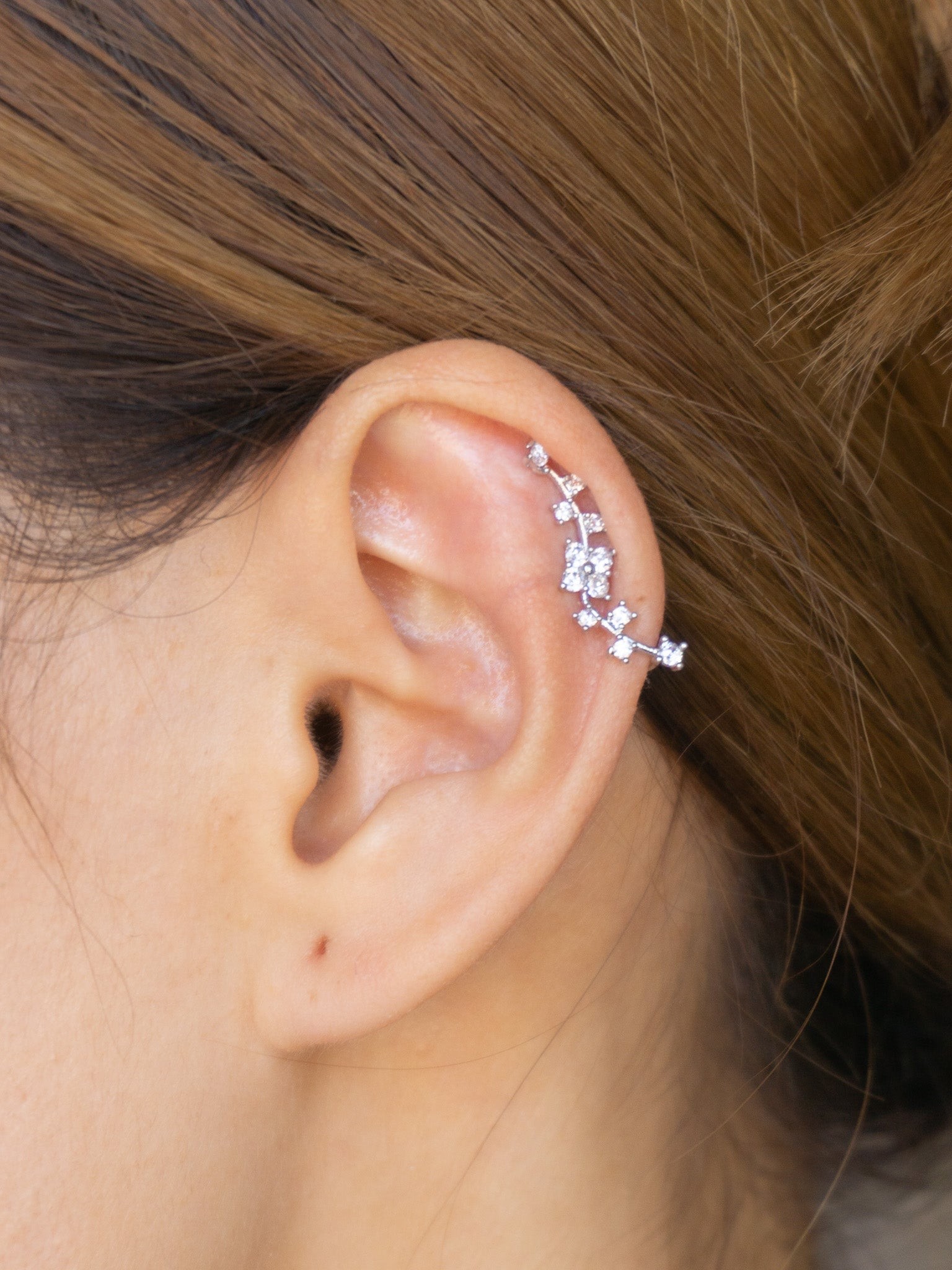 Çiçek Taşlı Çelik Sıkıştırma Piercing