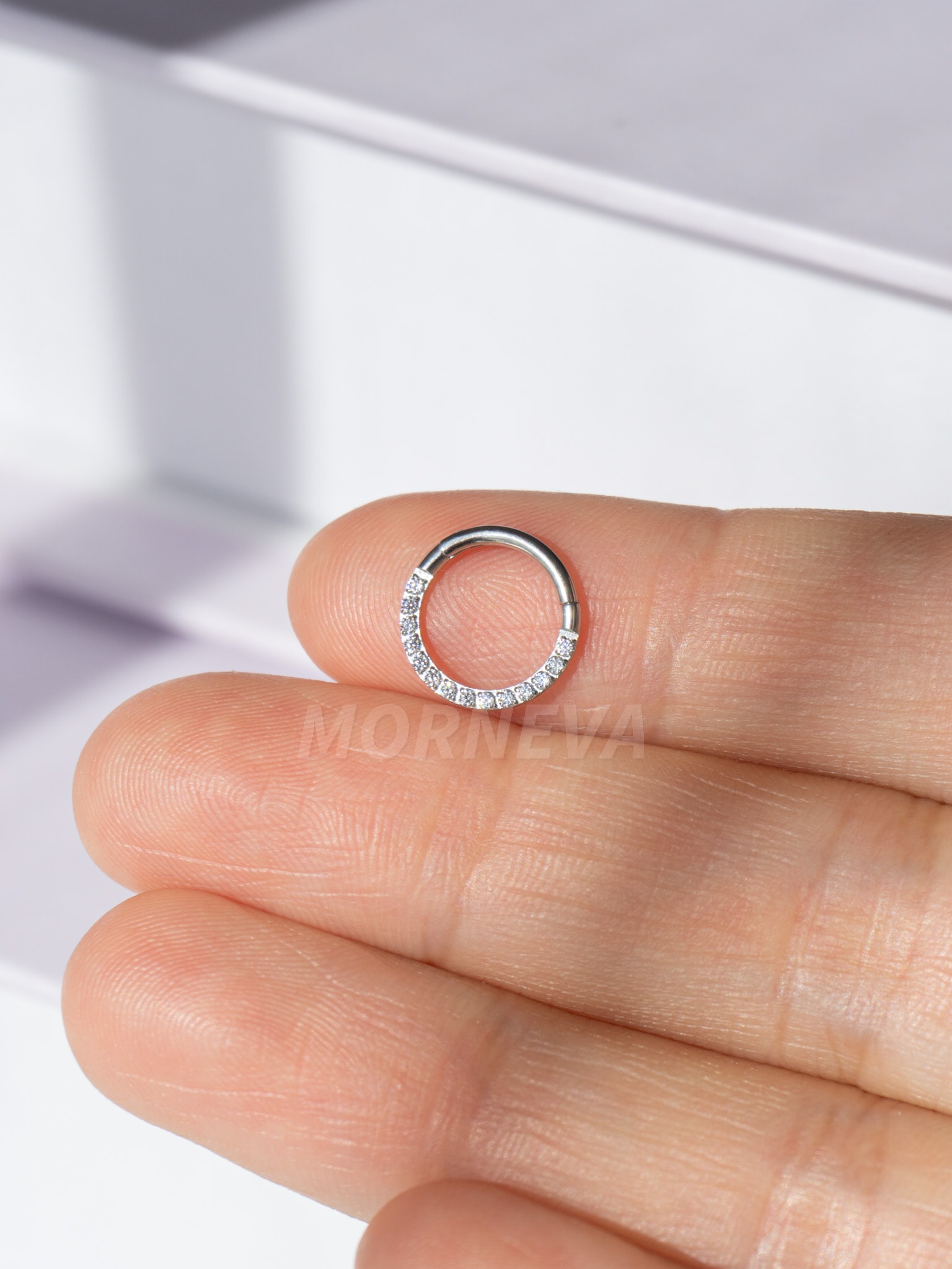 Cerrahi Çelik Yan Sıra Tam Tur Taşlı Klipsli Halka Septum Daith Piercingi (1 Adet)