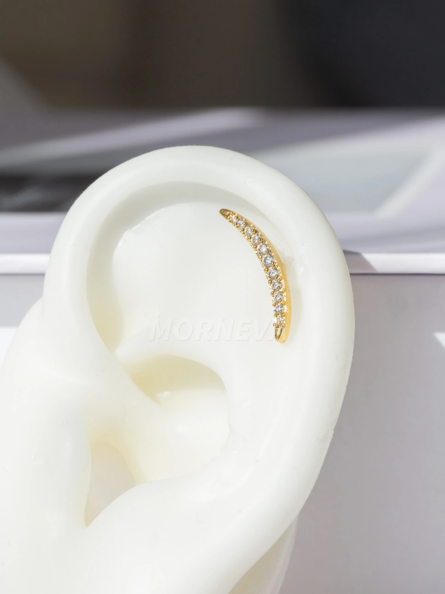 Çelik Uzun Yarım Ay Conch Helix Piercingi (1 Adet) - Altın