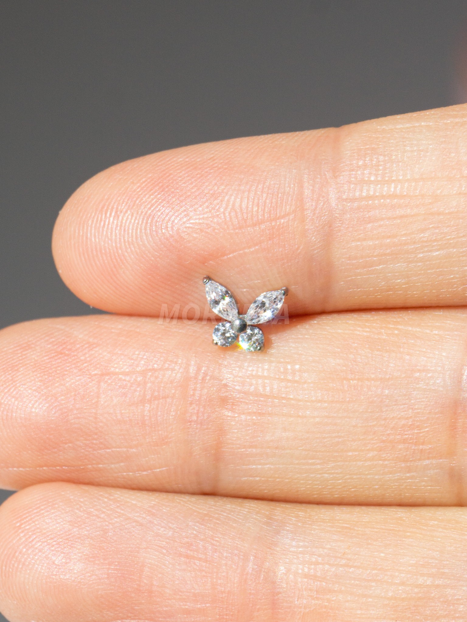 Titanyum Kristal Taşlı Kelebek Tragus Helix Conch Kıkırdak Kulak Piercingi (1 Adet)
