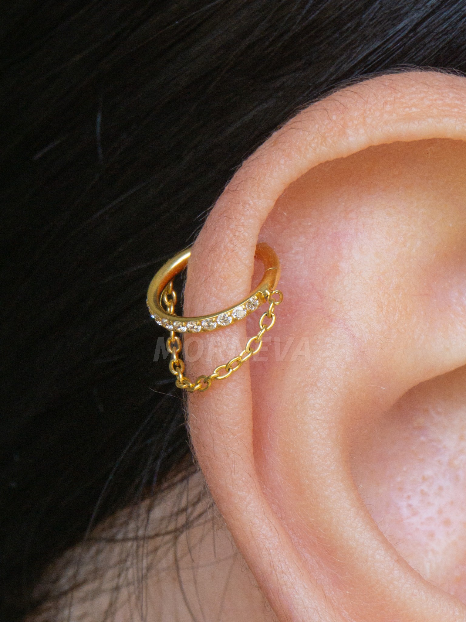Titanyum Tam Tur Taşlı Halka Tek Sıra Zincir Sallantılı Helix Piercingi (1 Adet)