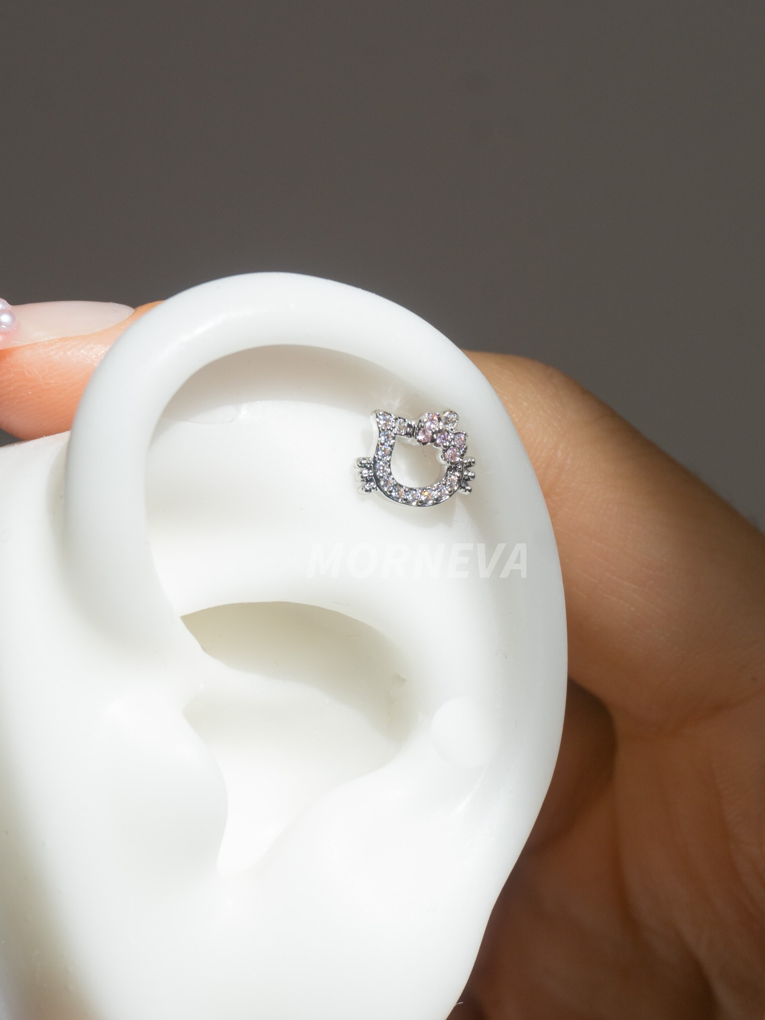 Taşlı Hello Kitty Helix Conch Piercingi Küpe (1 Adet)