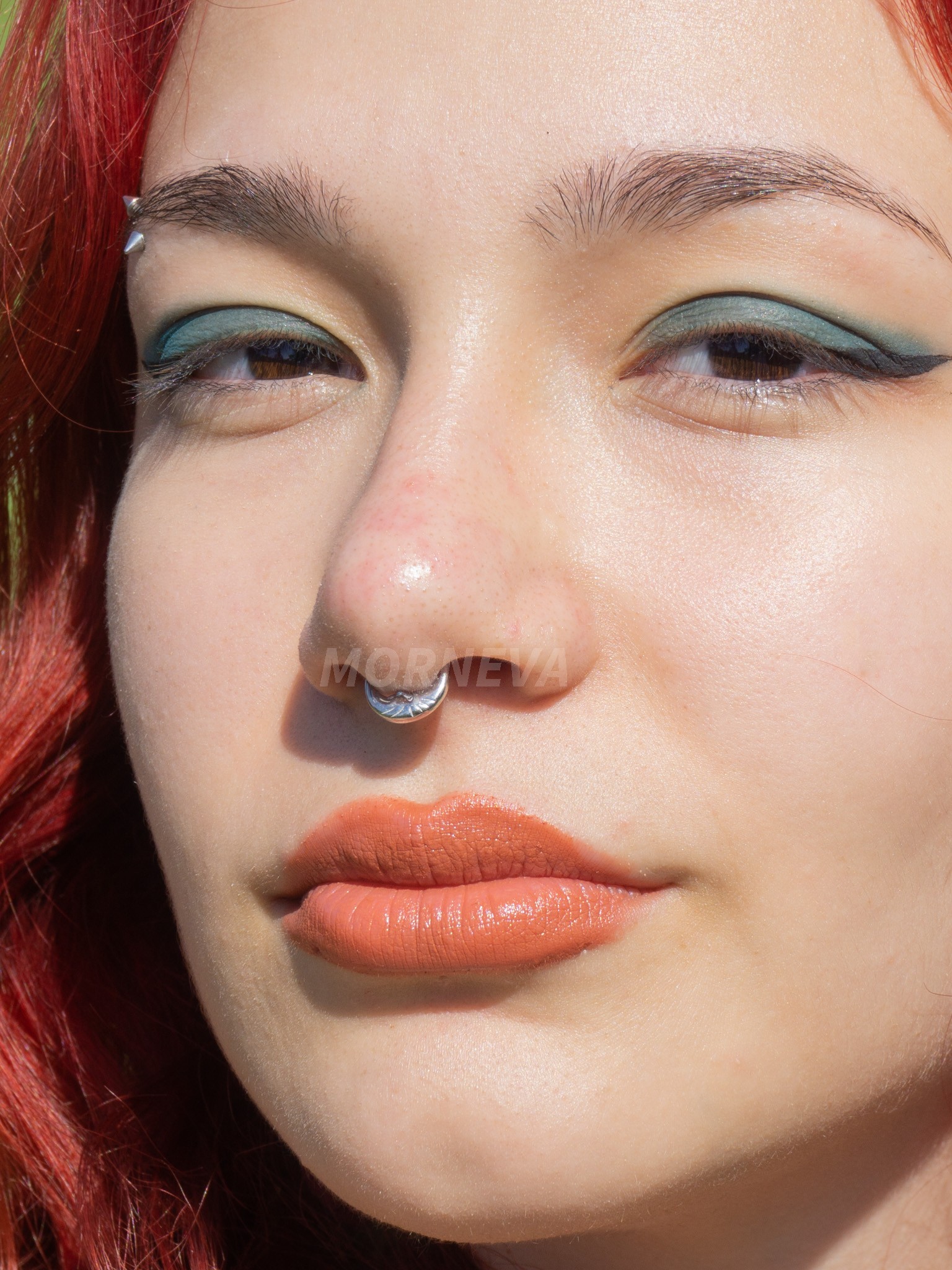 Cerrahi Çelik Çizgili Ay Yüz Kilitli Halka Septum Piercingi