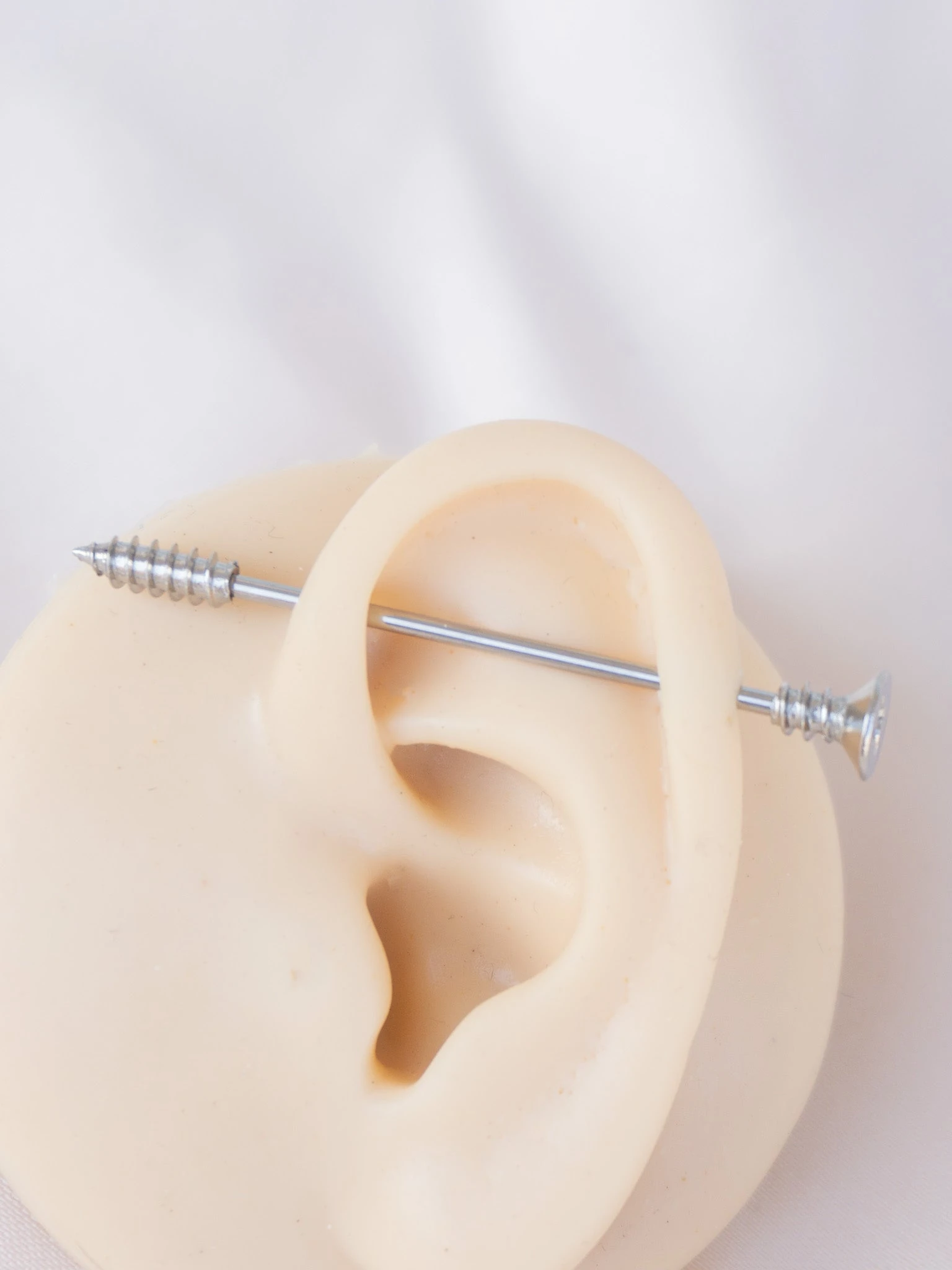 Vida Şekilli Çelik Köprü İndustrial Piercingi