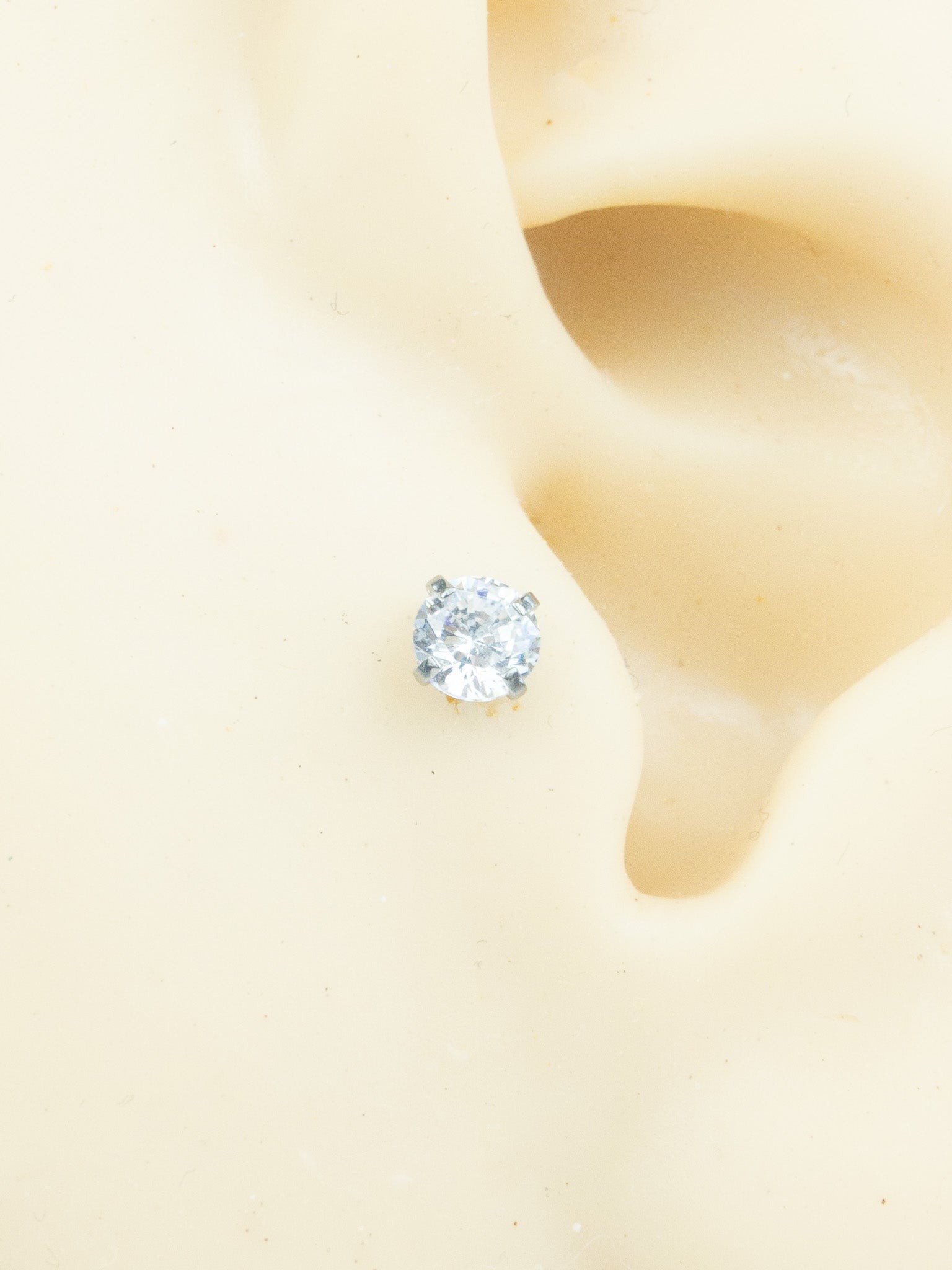 4mm Yuvarlak Beyaz Taş Piercing Tragus Helix