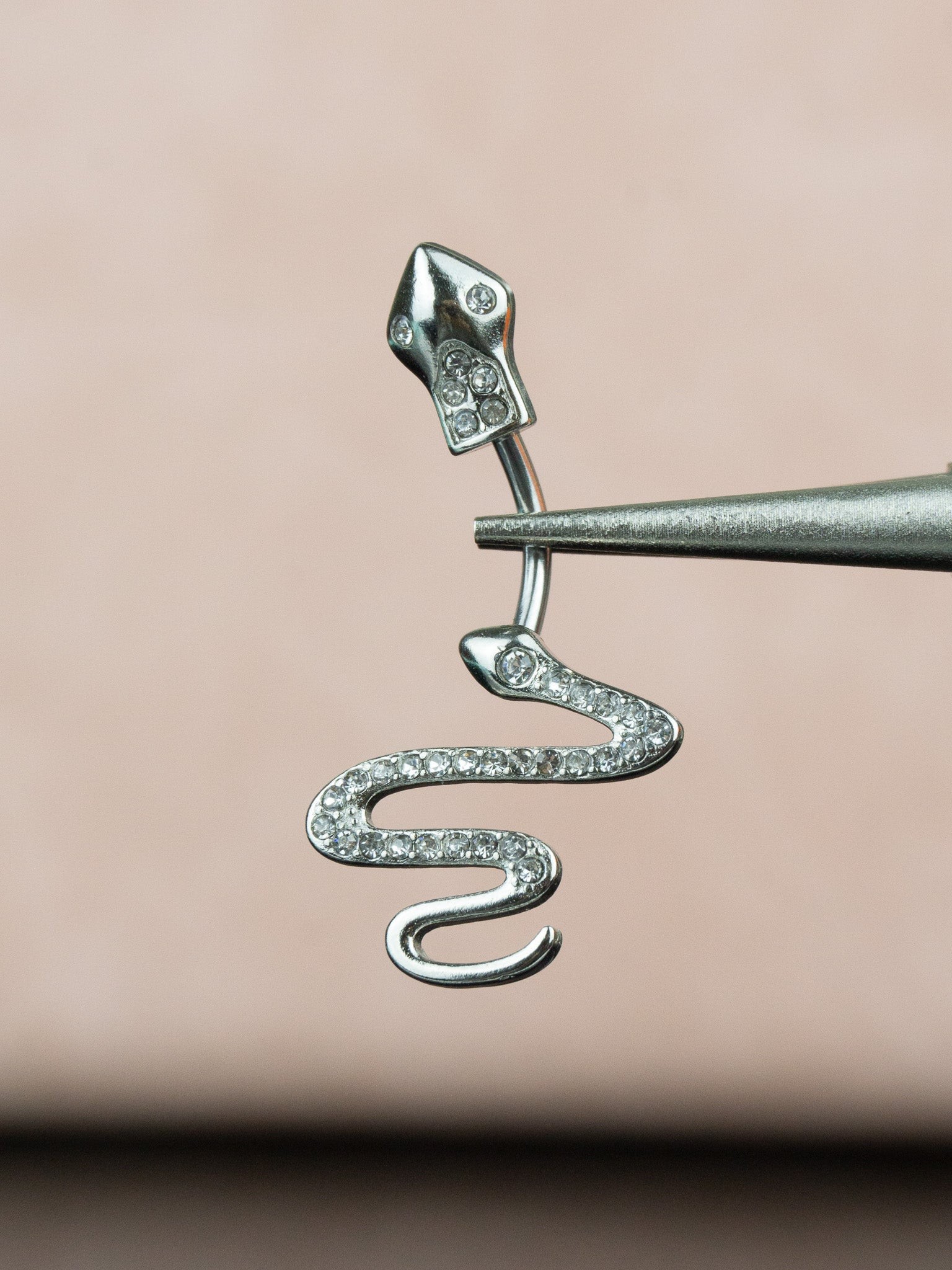 Taşlı Yılan Çelik Göbek Piercing
