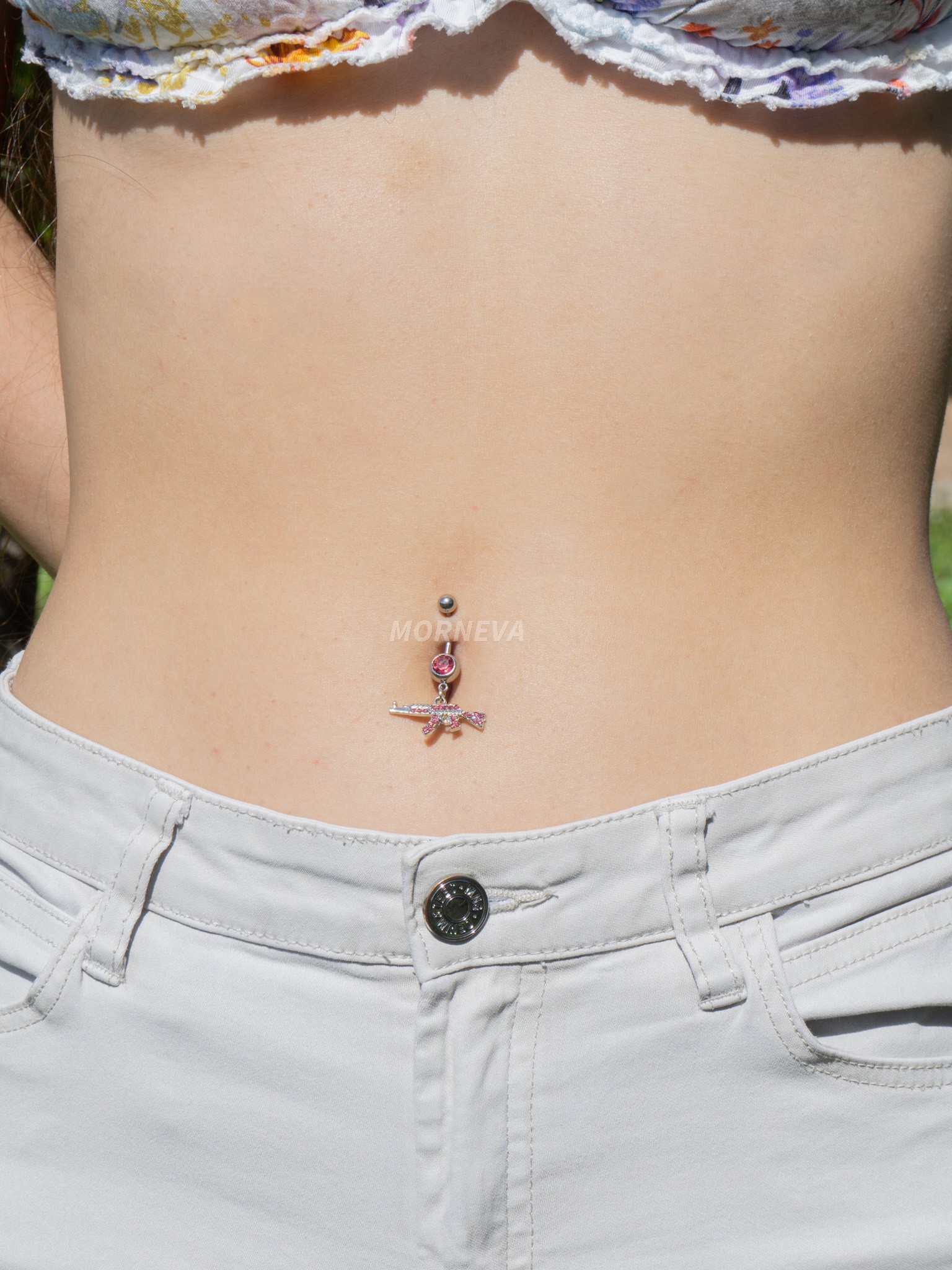 Dekor Sallantılı Göbek Belly Piercingi