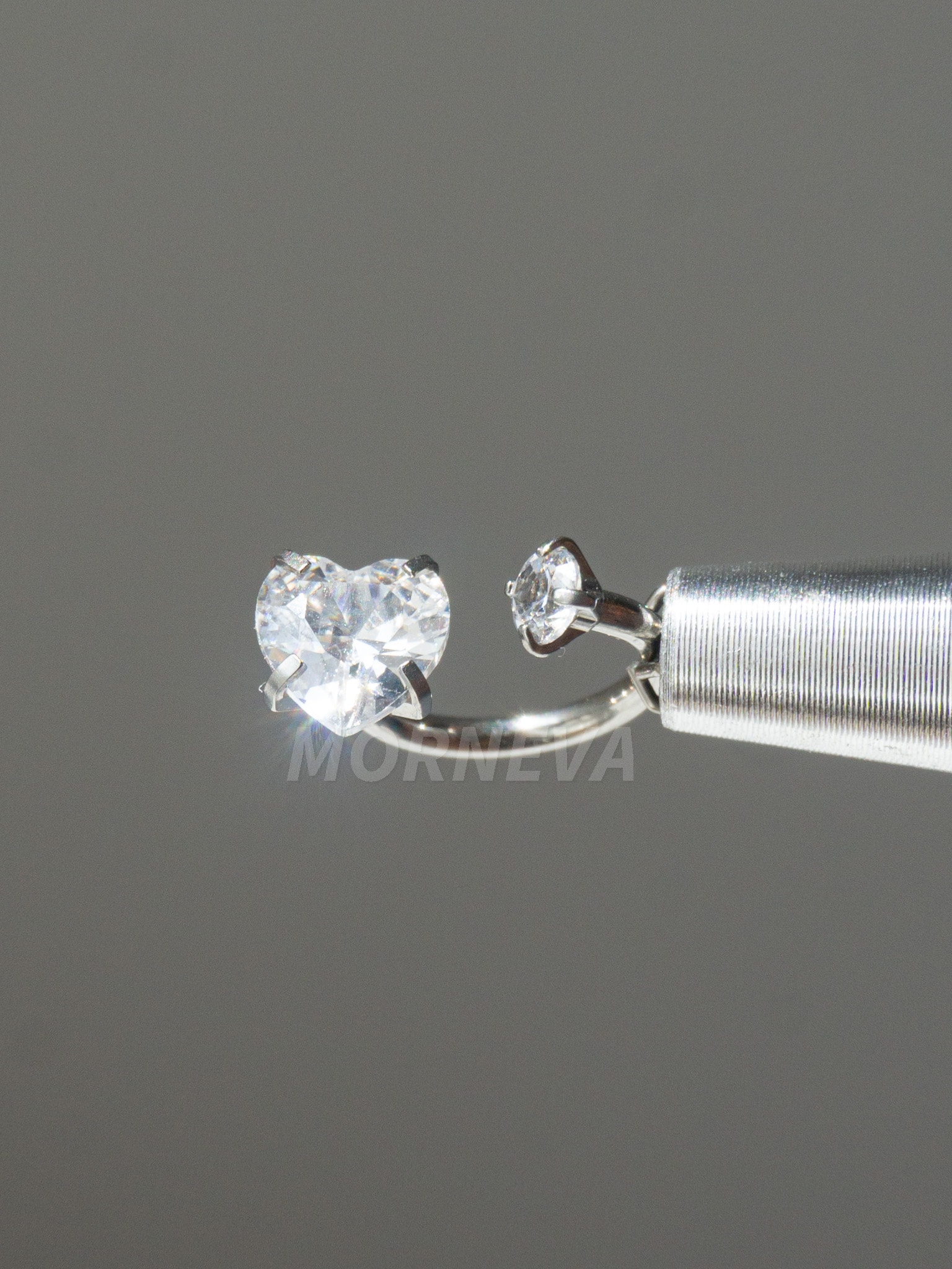 Hello Kitty Kristal Kalp Minimal Taş Çelik Helix Piercingi Küpe (1 Adet)