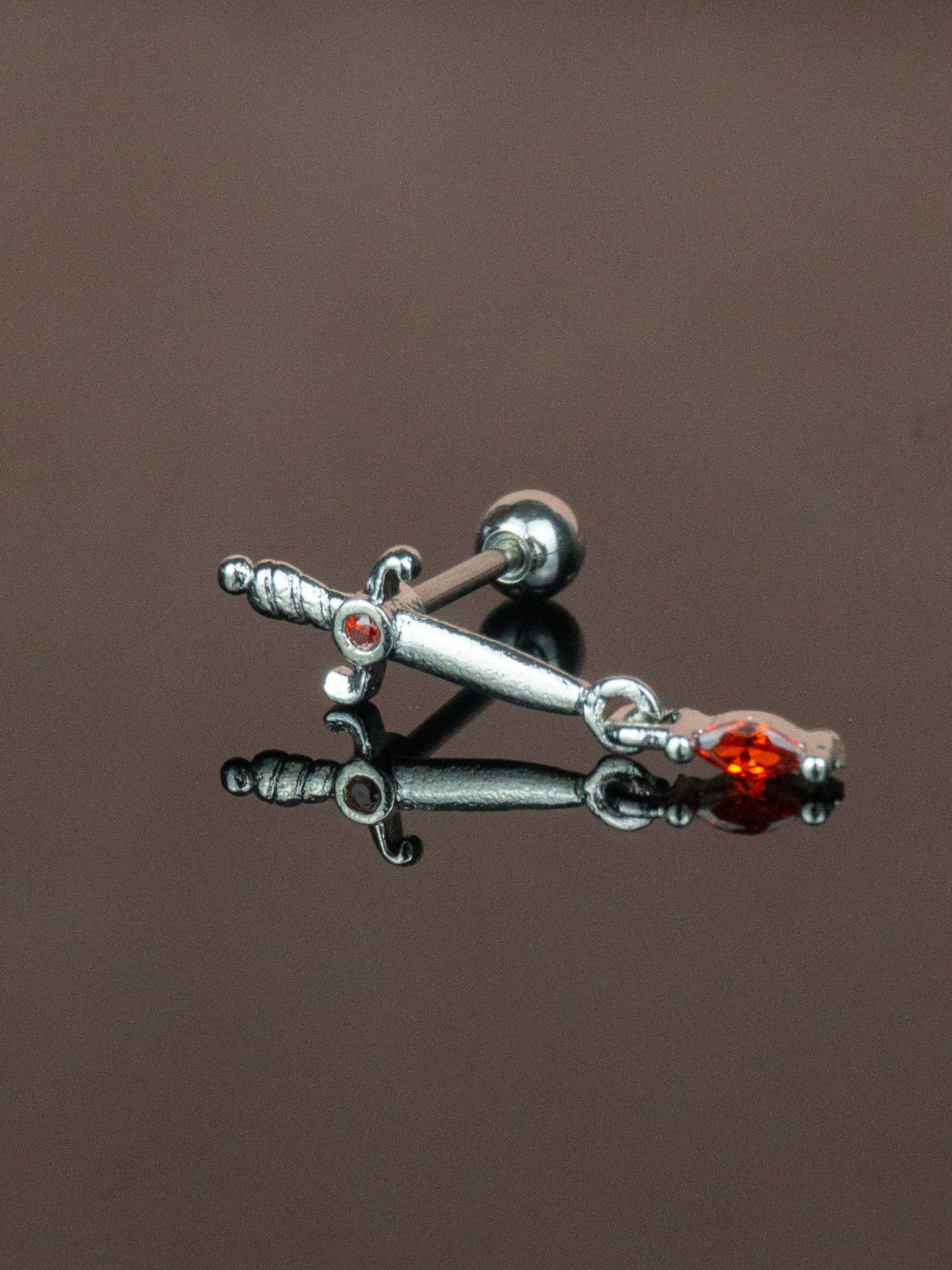 Taşlı Kılıç Toplu Tragus Helix Piercing