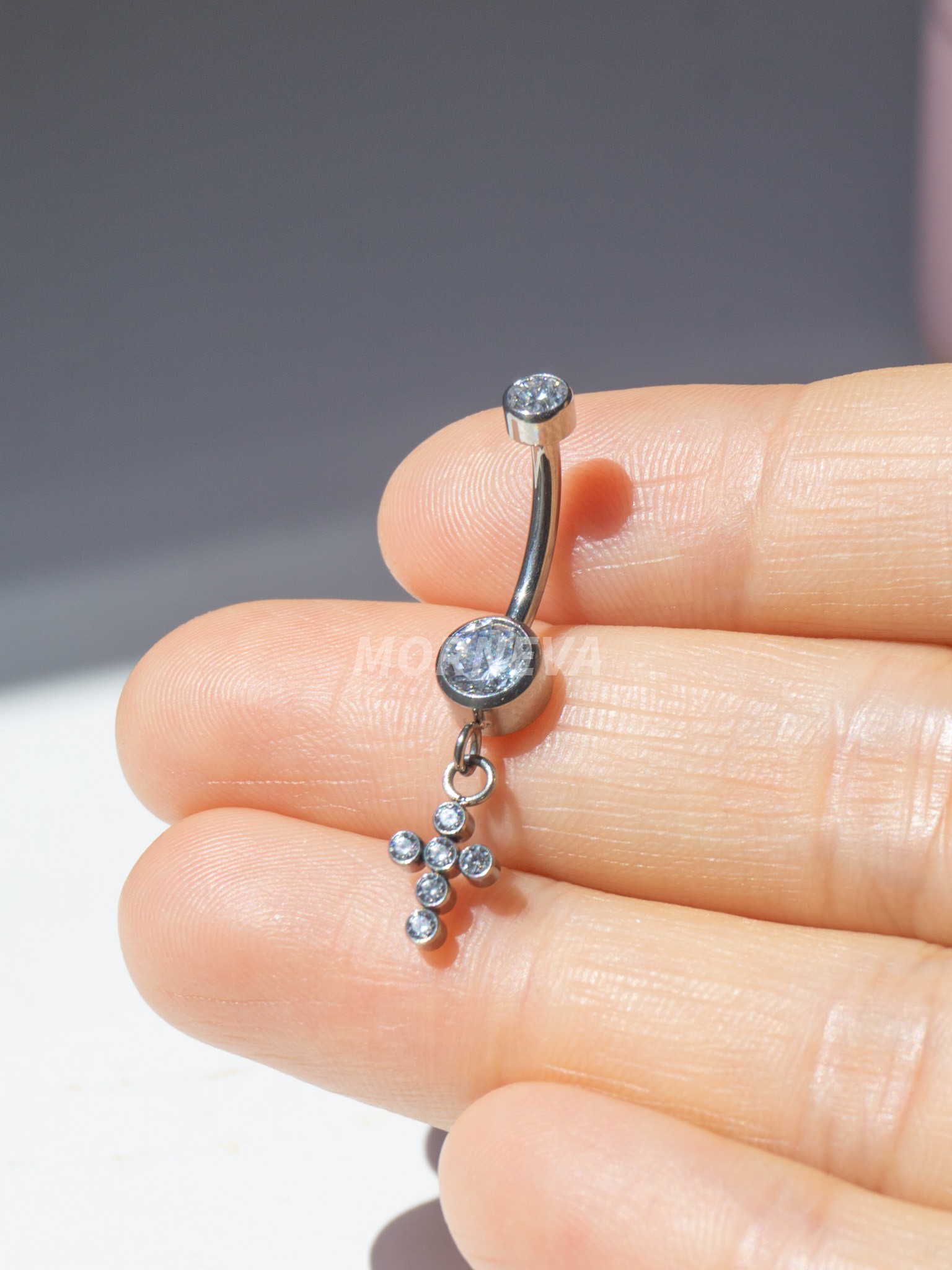 Titanyum Minik Haç Sallantı Göbek Piercingi