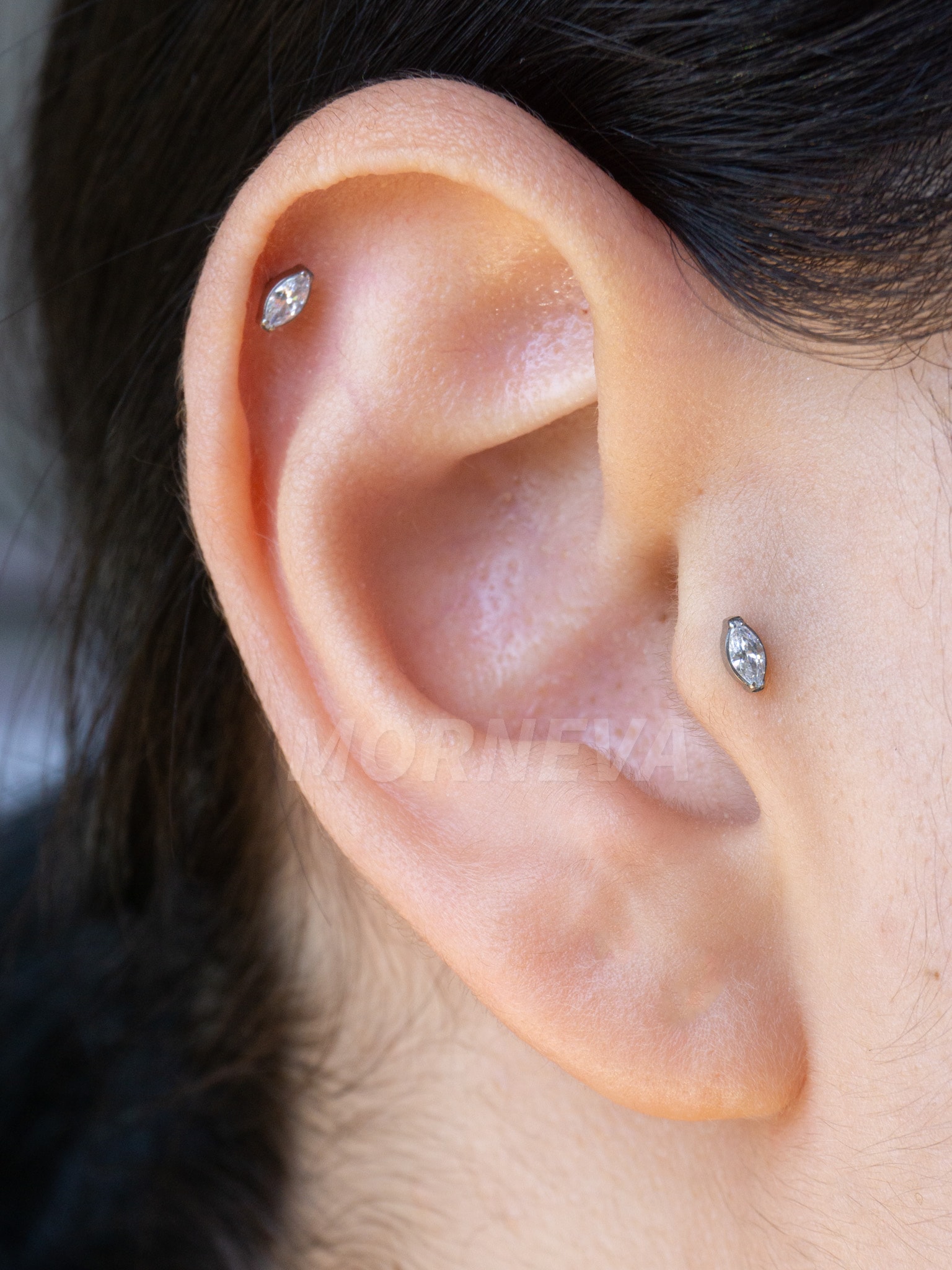 Titanyum Minik Badem Taşlı Kulak Dudak Labret Helix Conch Tragus Piercingi (1 Adet)