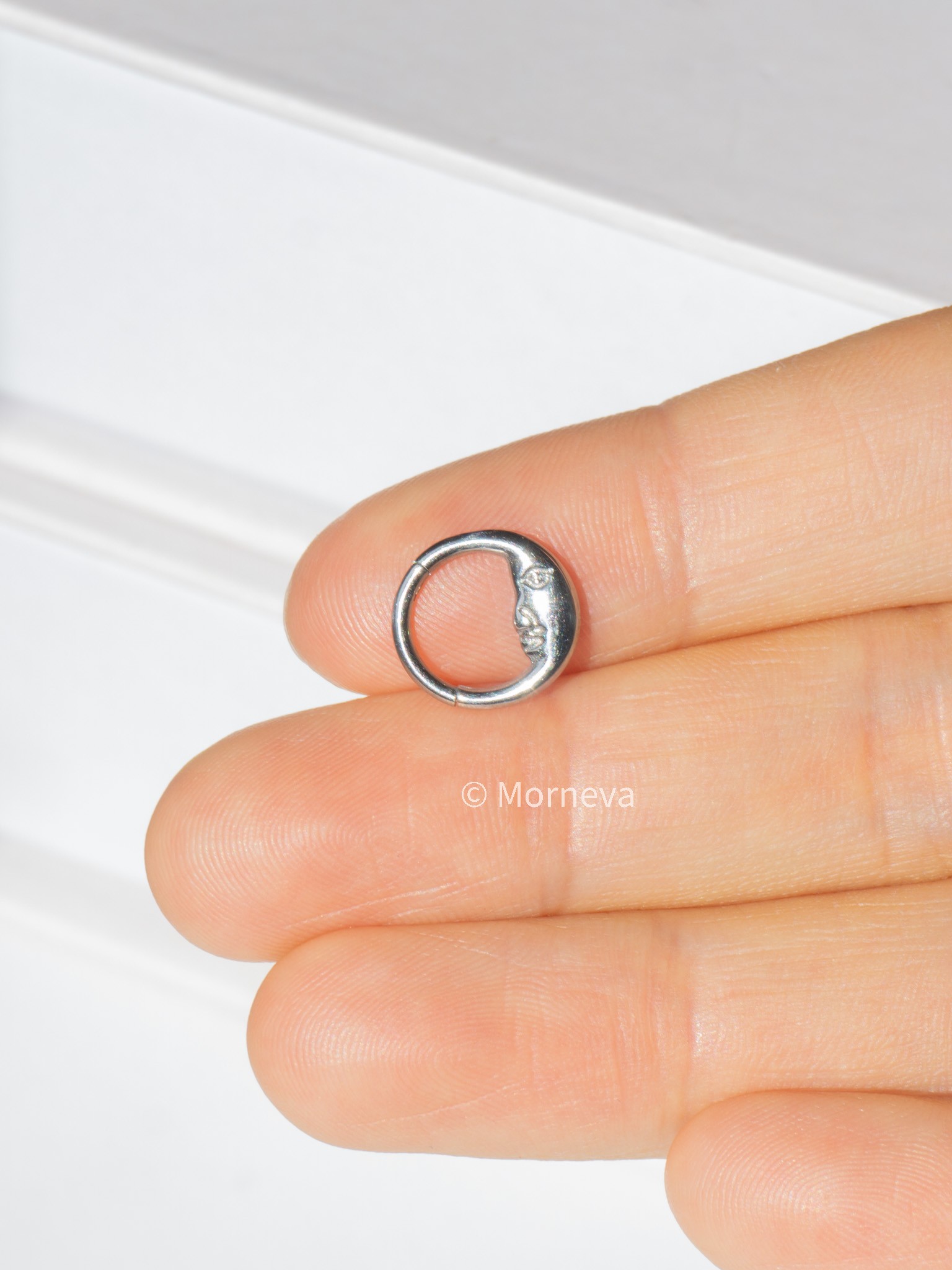 Titanyum Ay Yüz Septum Kilitli Halka Daith Kulak Piercingi (Sağ-Sol Kulak İçin Uygun)