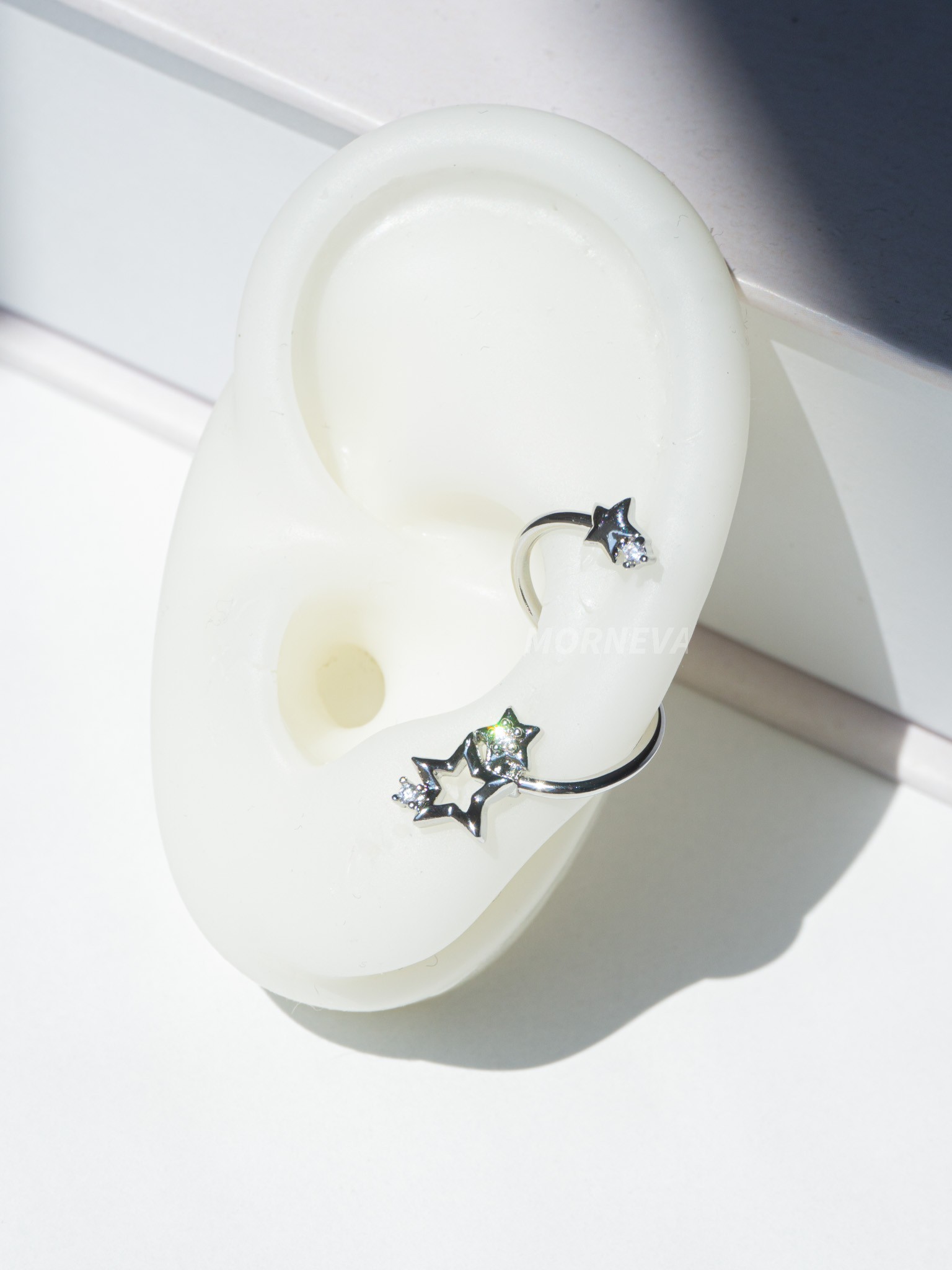 Yıldızlar Conch Piercing