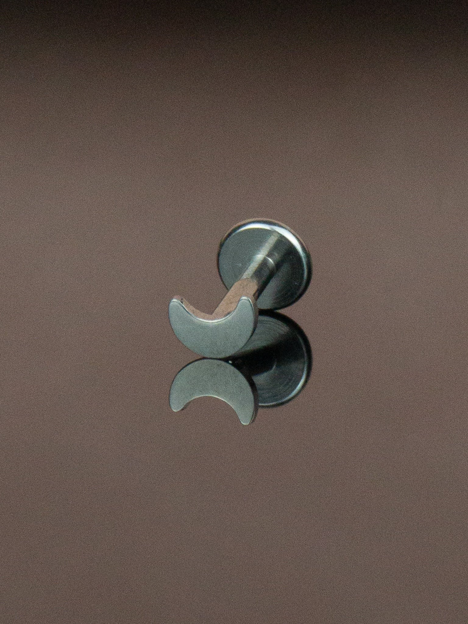 Titanyum Taşsız Minik Ay Düz Labret Tragus Piercing