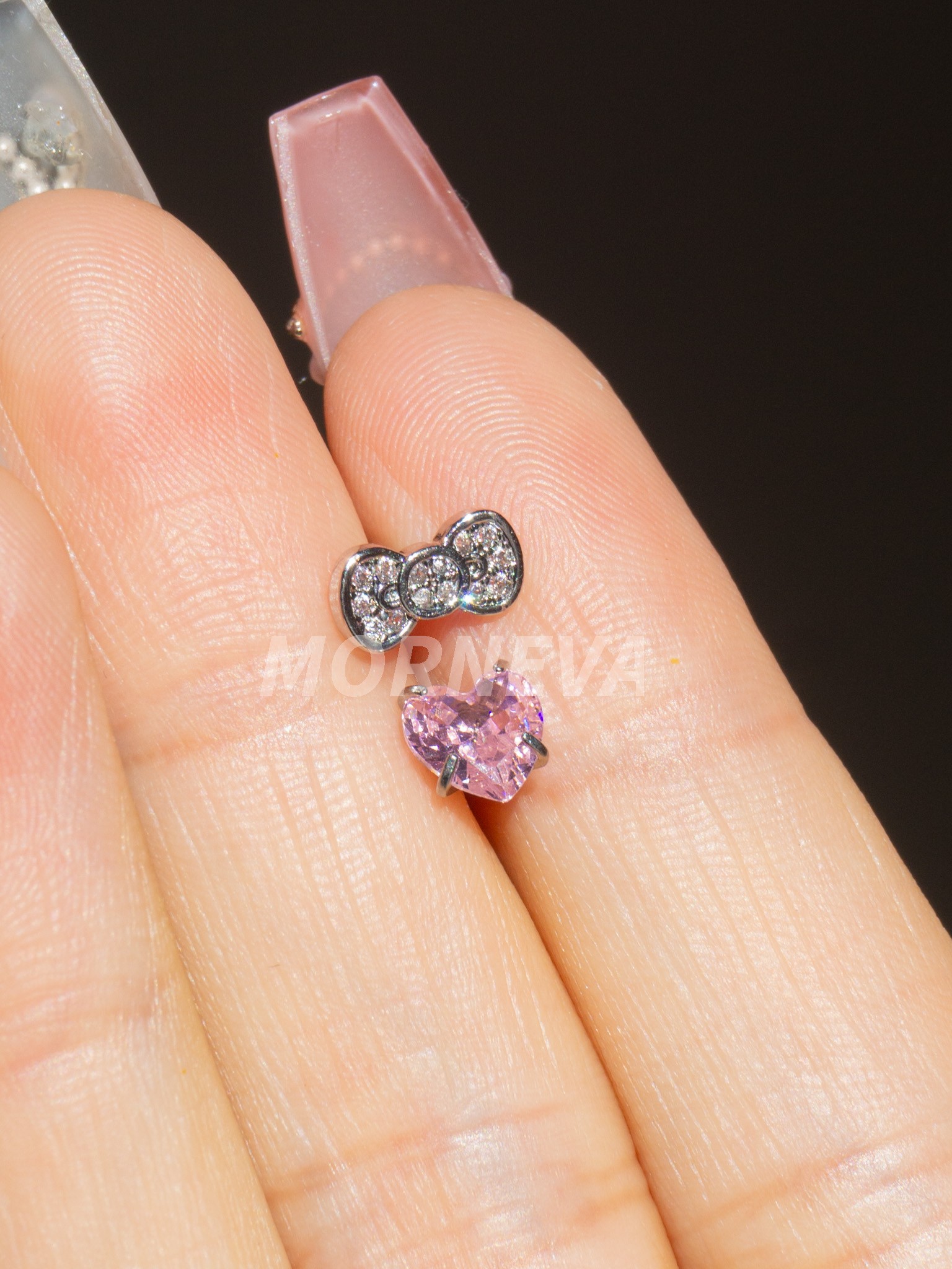 Hello Kitty Helix Piercingi