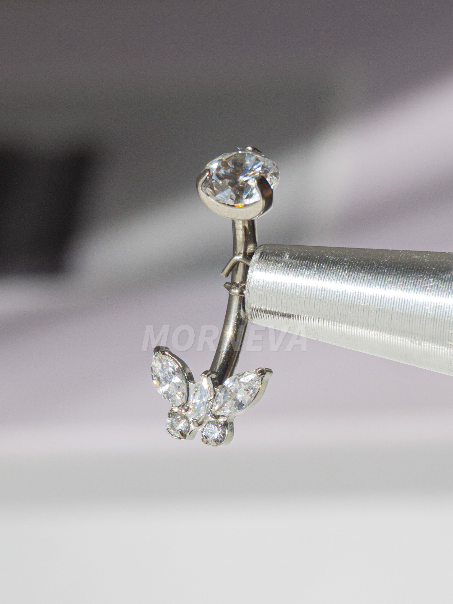 Titanyum Kristal Kelebek Taşlı Minimal Göbek Belly Piercingi