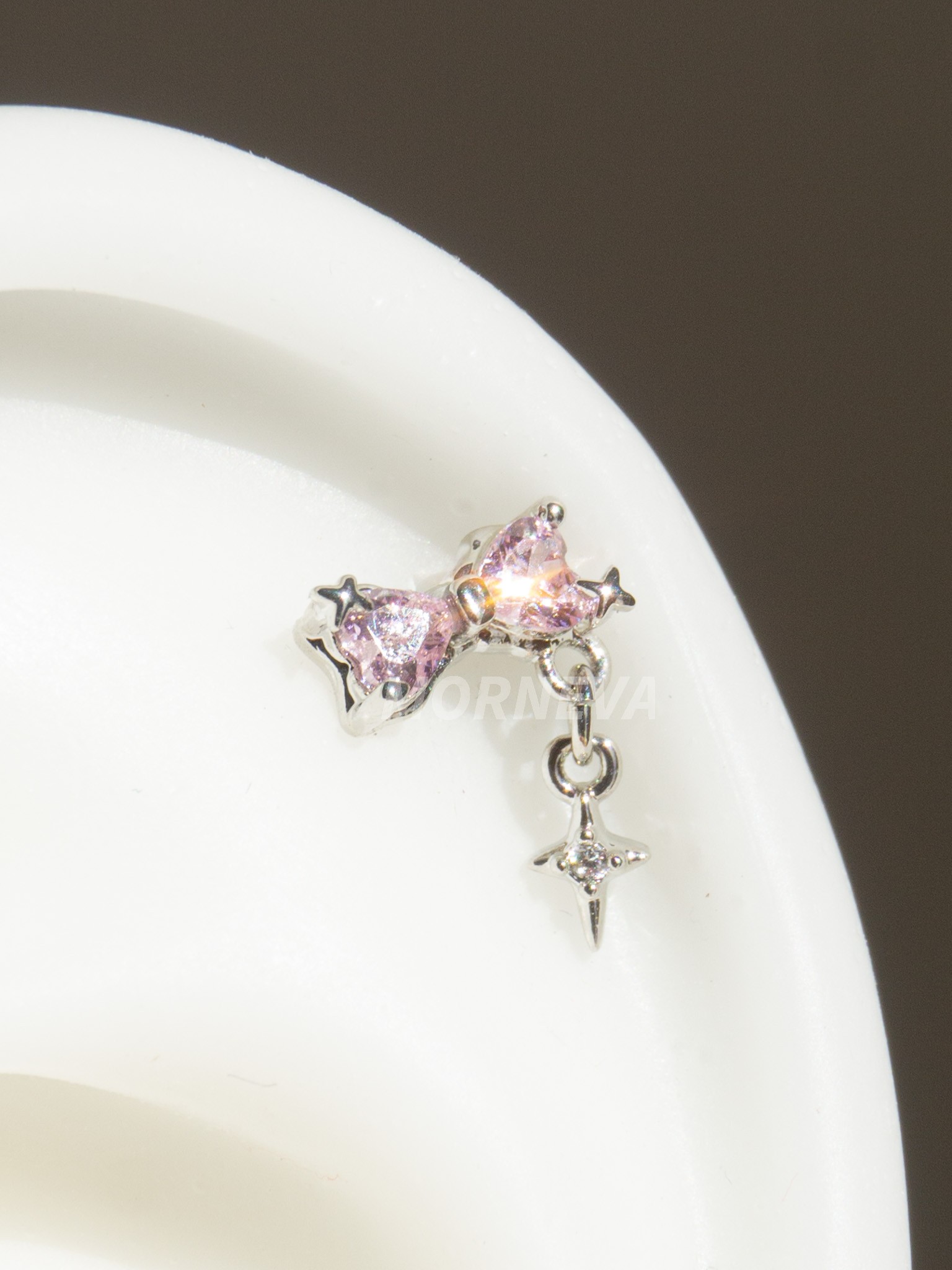 Pembe Fiyonk Hello Kitty Helix Conch Piercingi Küpe (1 Adet)