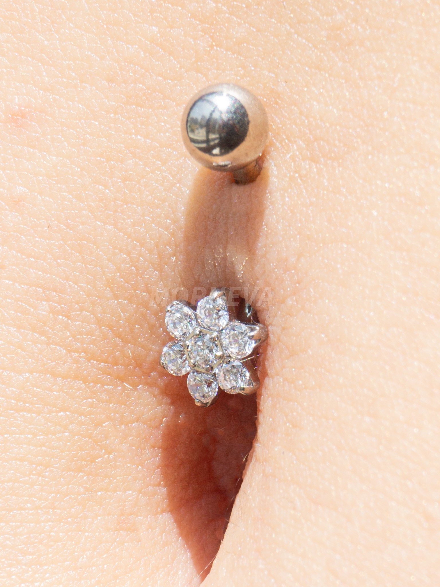 Titanyum Minik Papatya Göbek Piercing