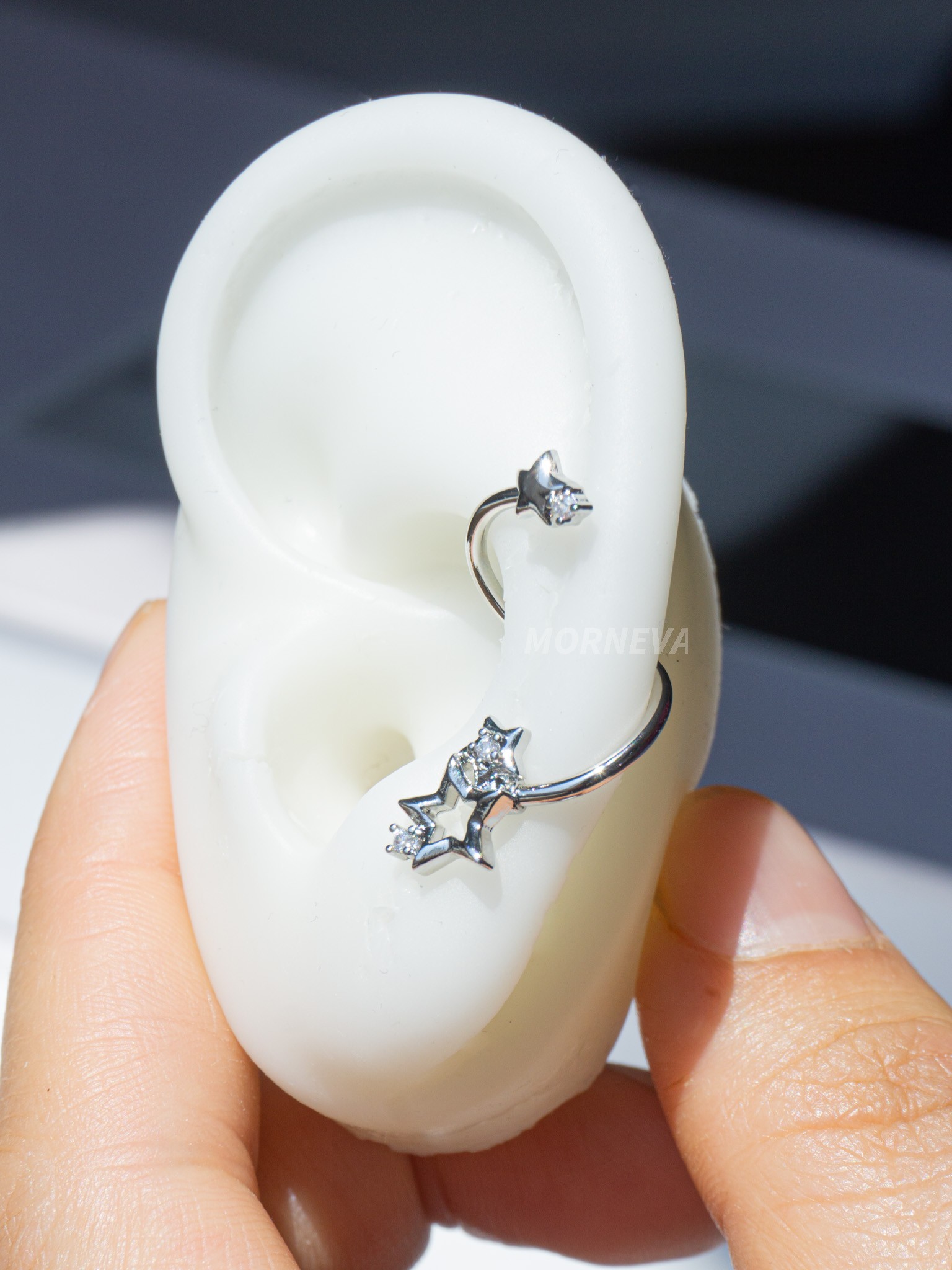 Yıldızlar Conch Piercing