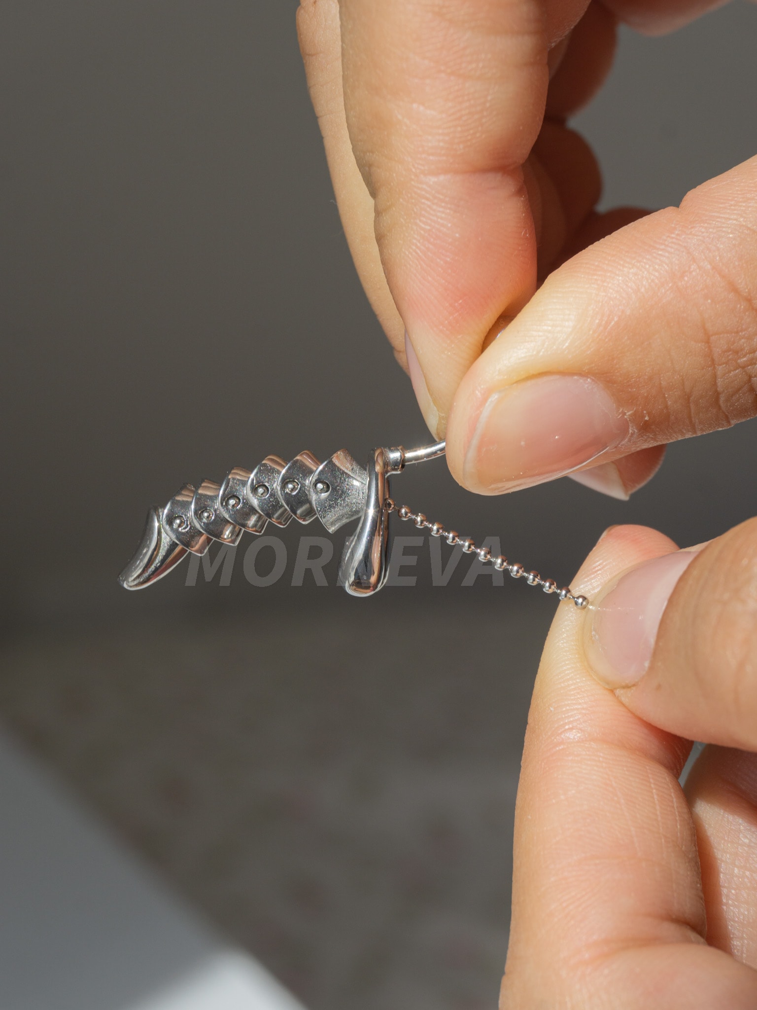 Işın Kılıcı Tamamen Çelik Göbek Belly Piercingi