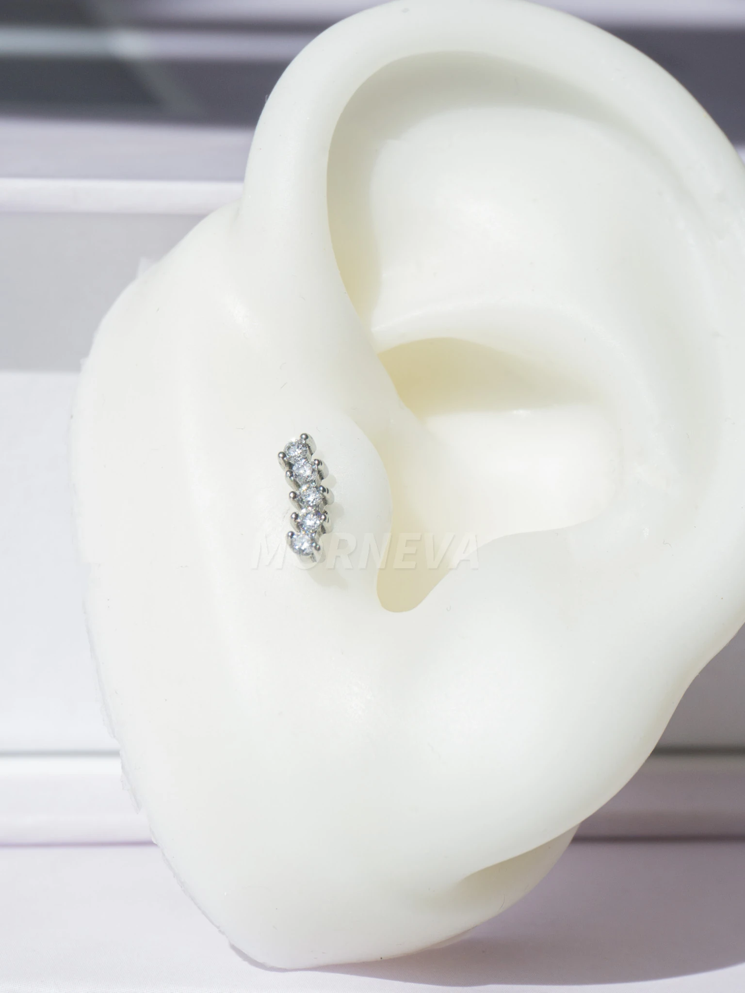 Çelik Minimal Daire Taşlar Kıkırdak Kulak Helix Conch Tragus Piercingi (1 Adet)