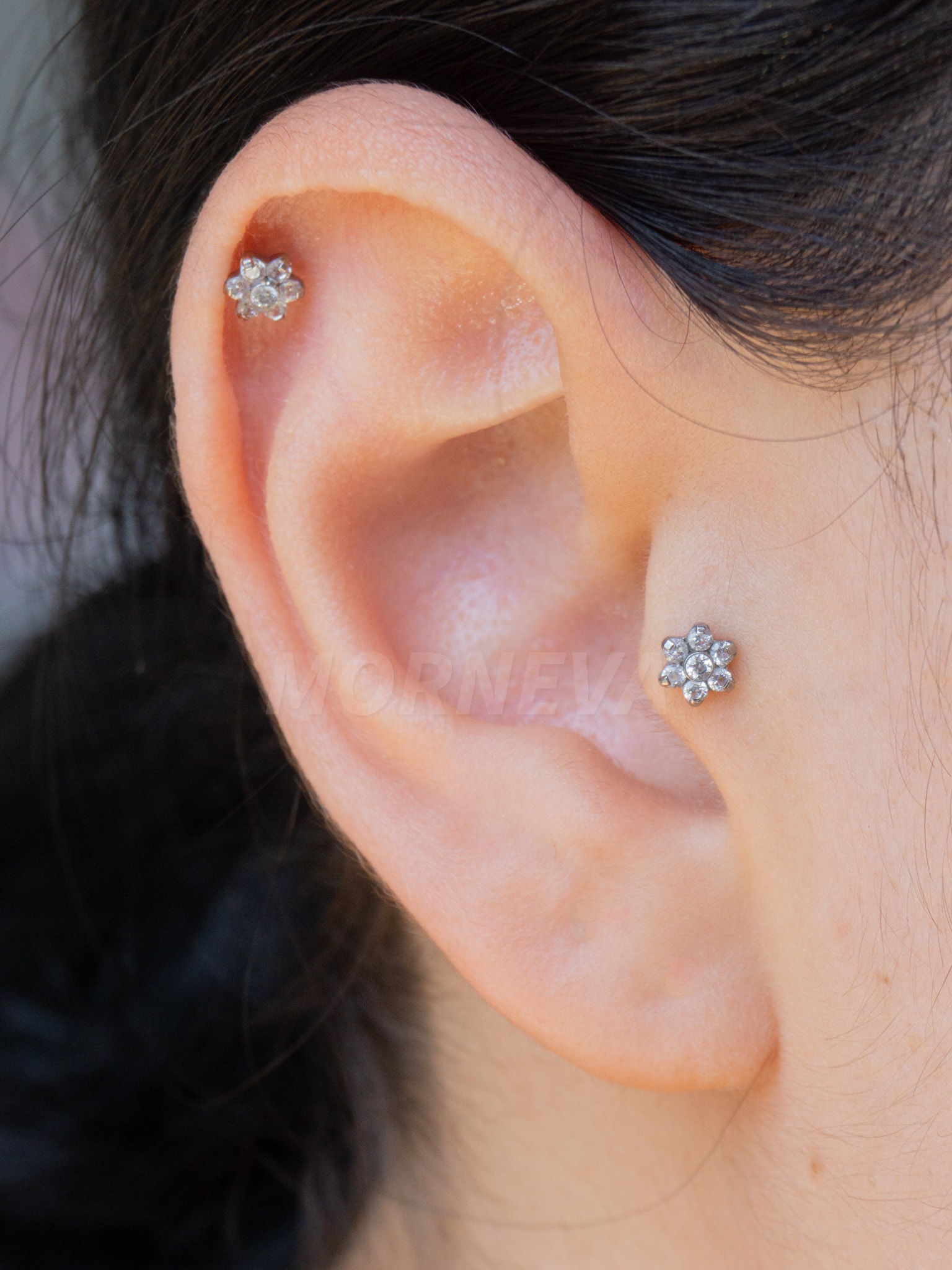 Titanyum Taşlı Çiçek Kıkırdak Kulak Helix Conch Tragus Piercingi (1 Adet) - Gümüş