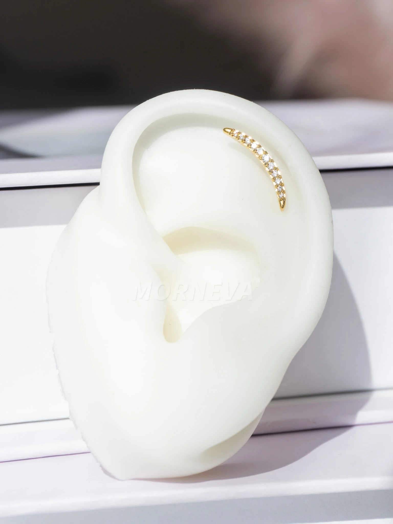 Çelik Uzun Yarım Ay Conch Helix Piercingi (1 Adet) - Altın