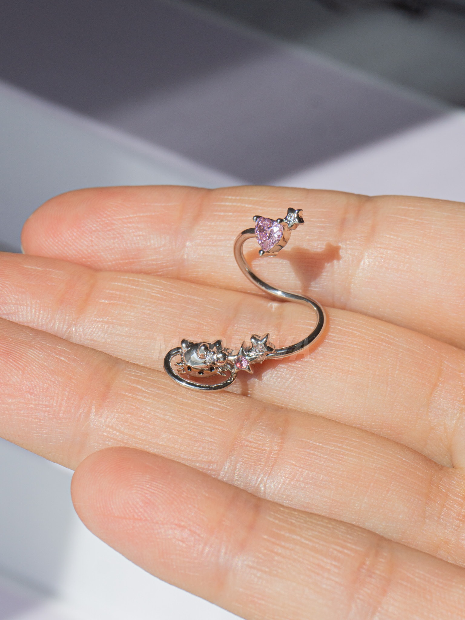 Hello Kitty Kedicik Conch Piercingi