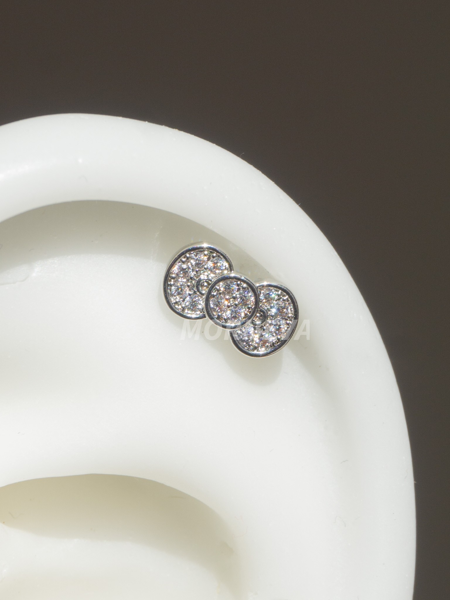 Beyaz Fiyonk Hello Kitty Helix Conch Piercingi Küpe (1 Adet)
