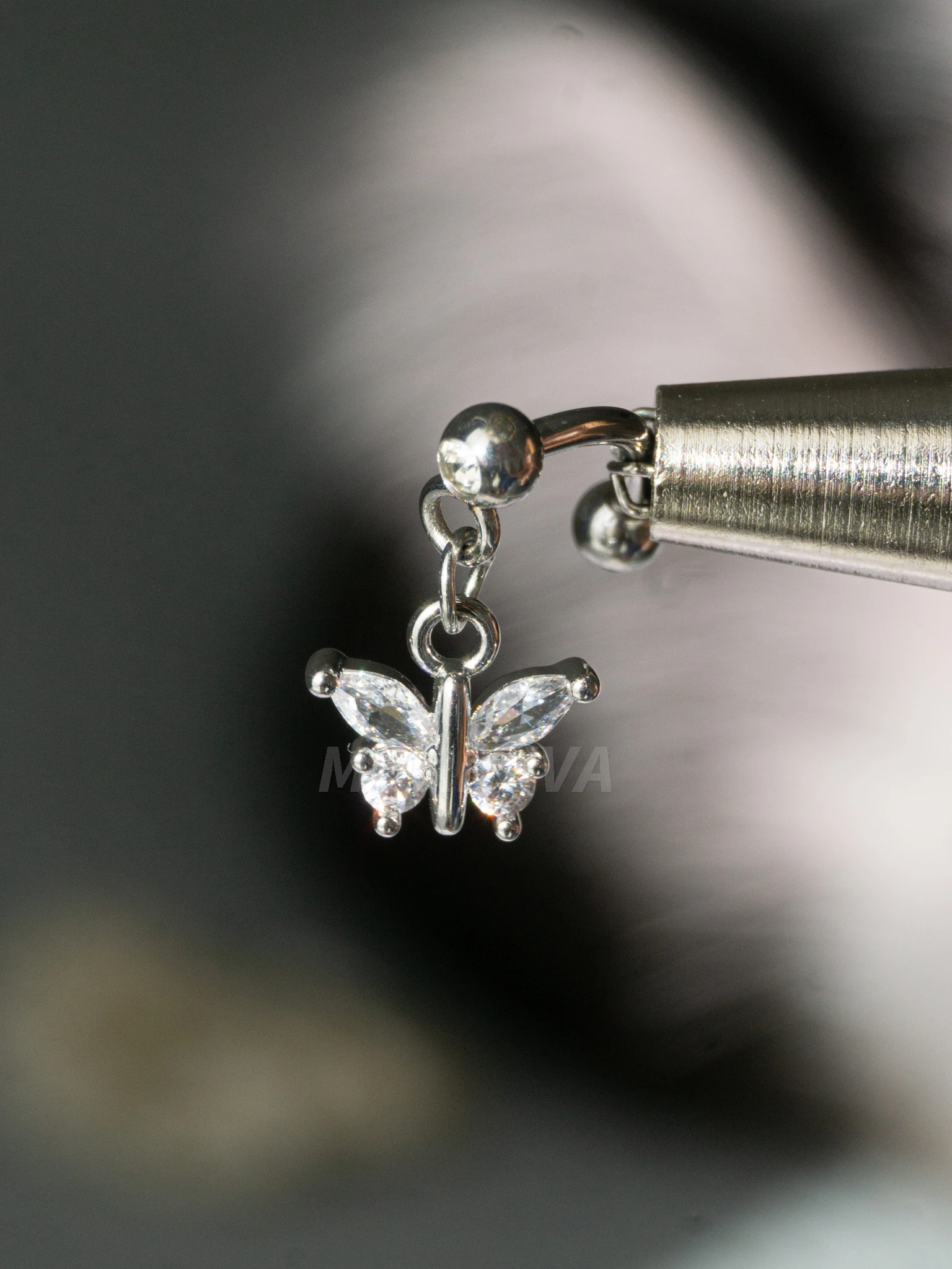 Sallantılı Çelik Rook Piercingi 8mm (1 Adet) - Kelebek