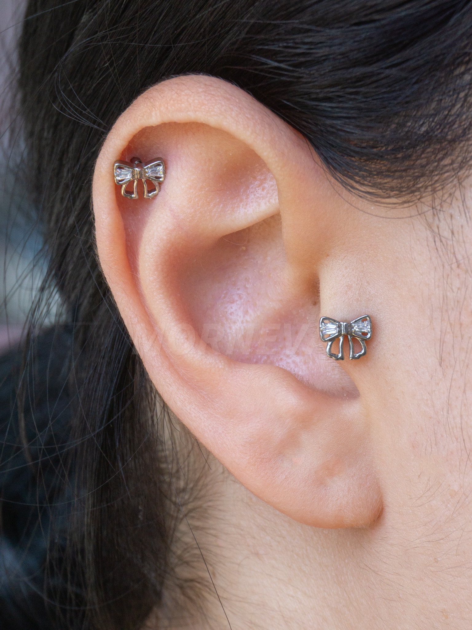 Titanyum Taşlı Hello Kitty Fiyonk Kıkırdak Kulak Helix Tragus Piercingi (1 Adet) - Gümüş
