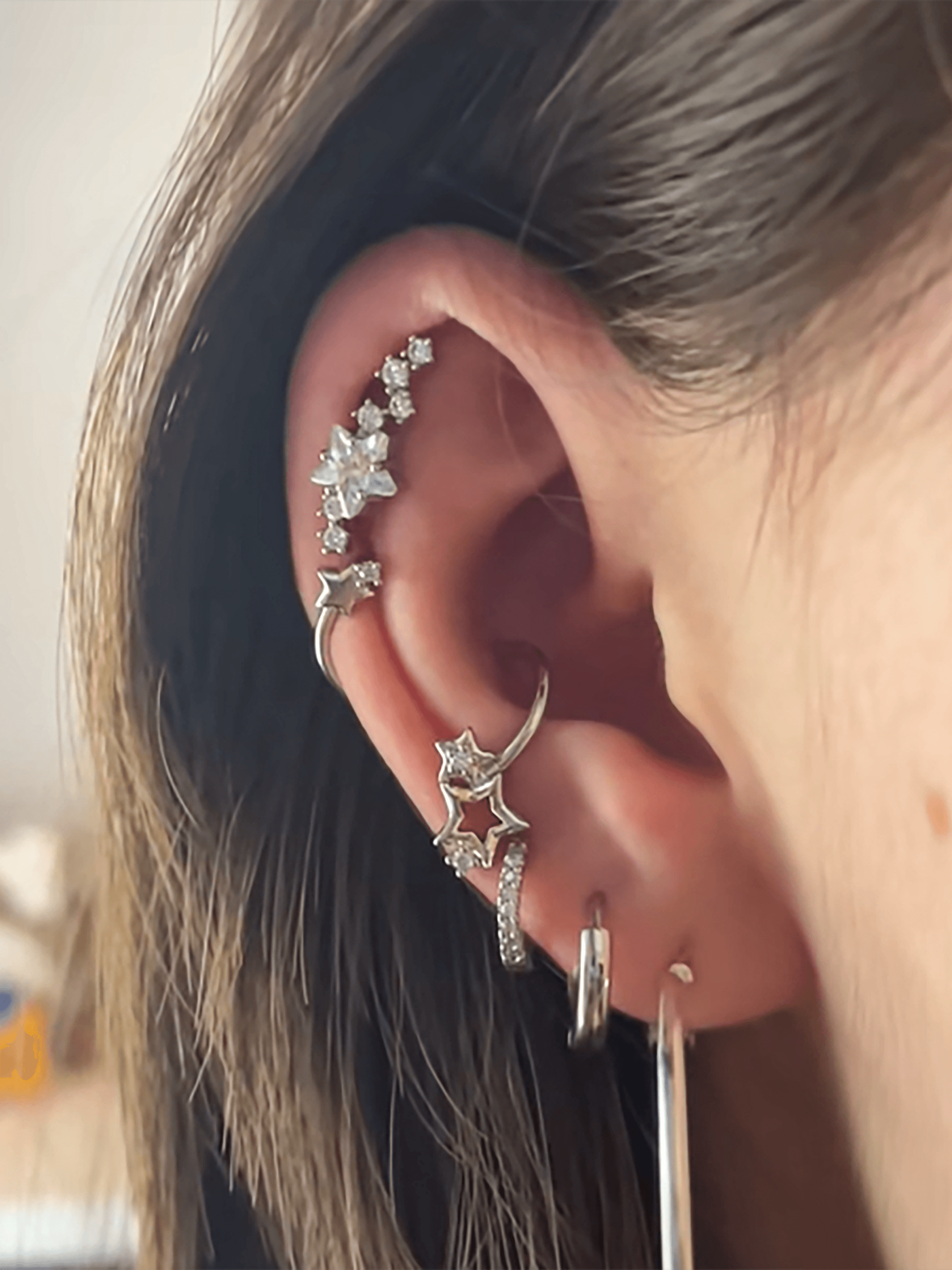 Yıldızlar Conch Piercing