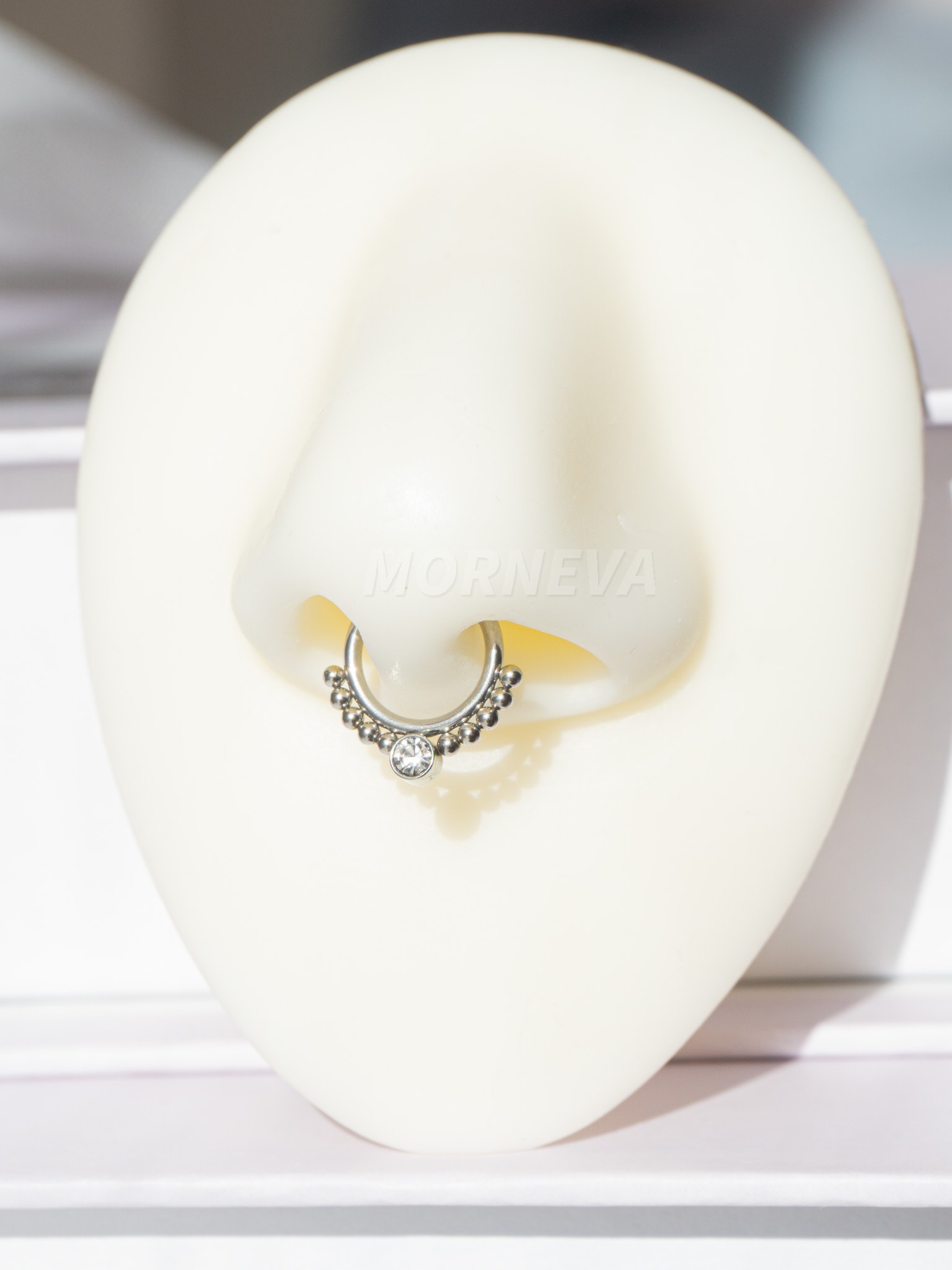 Cerrahi Çelik Ortası Taş Yanları Top Klipsli Halka Septum Daith Piercingi (1 Adet)