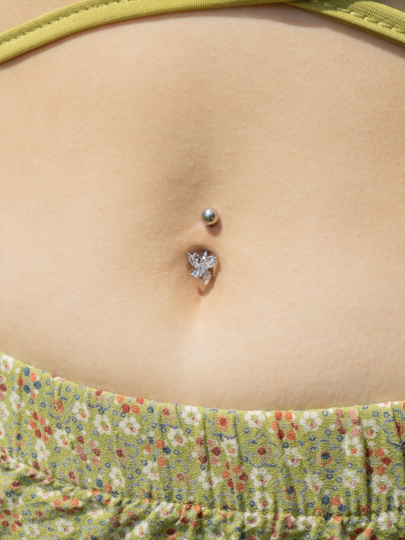 Beyaz Taş Minimal Kelebek Çelik Göbek Piercing