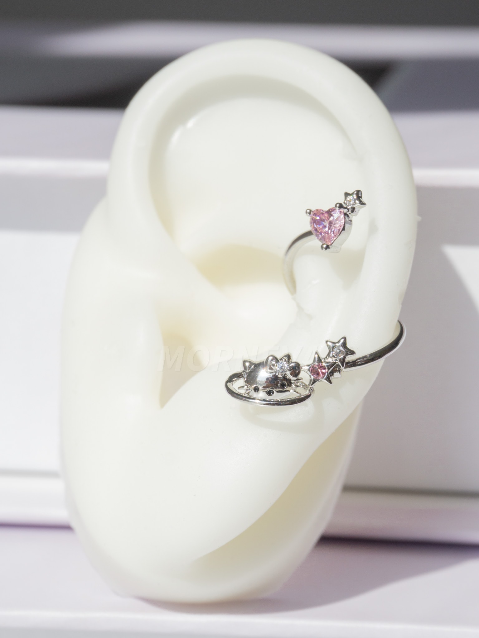 Hello Kitty Kedicik Conch Piercingi