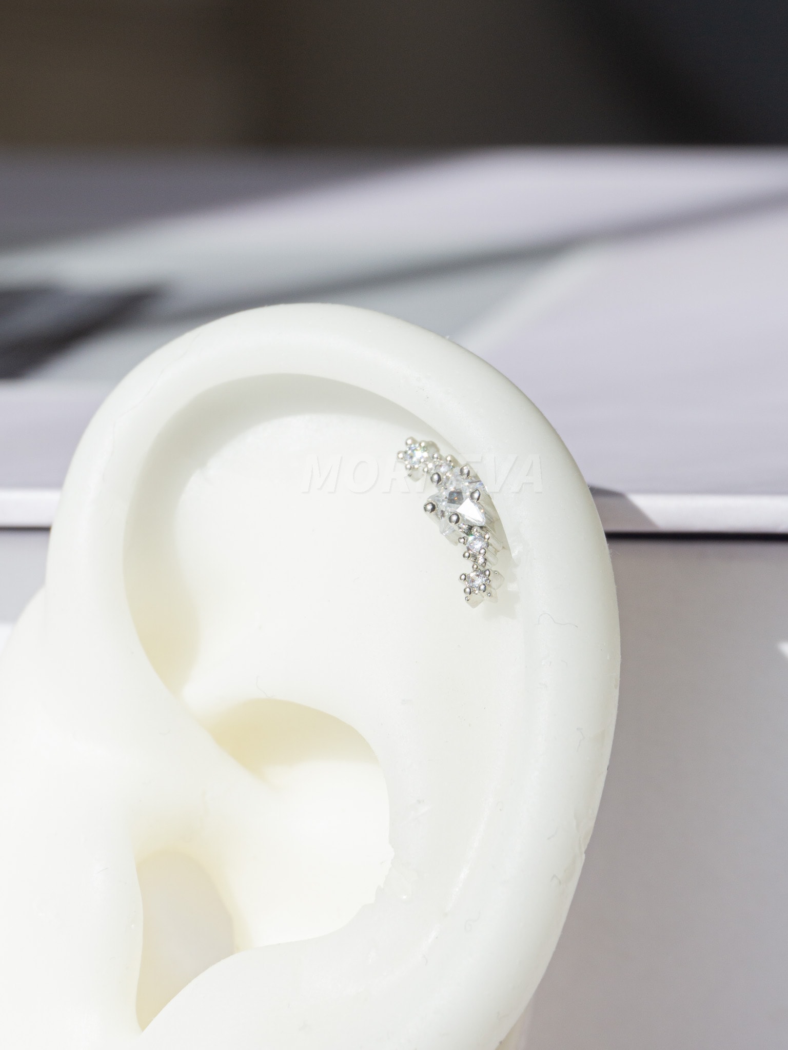 Vidasız Çelik Barlı Yıldızlar Kıkırdak Kulak Helix Conch Tragus Piercingi (1 Adet)