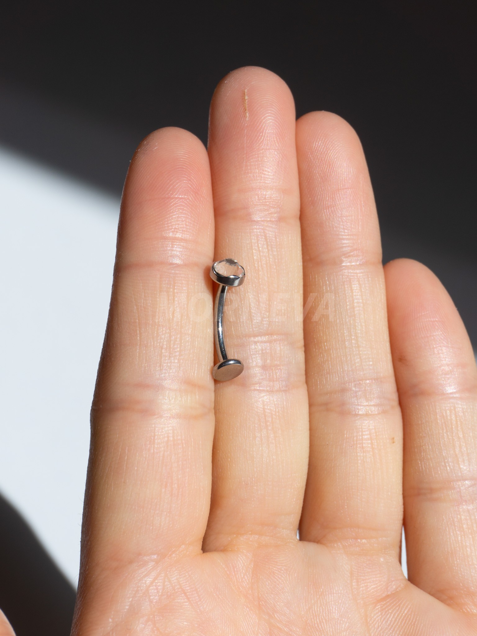 Titanyum Kristal Taş Uçan Göbek Ters Belly Piercingi 