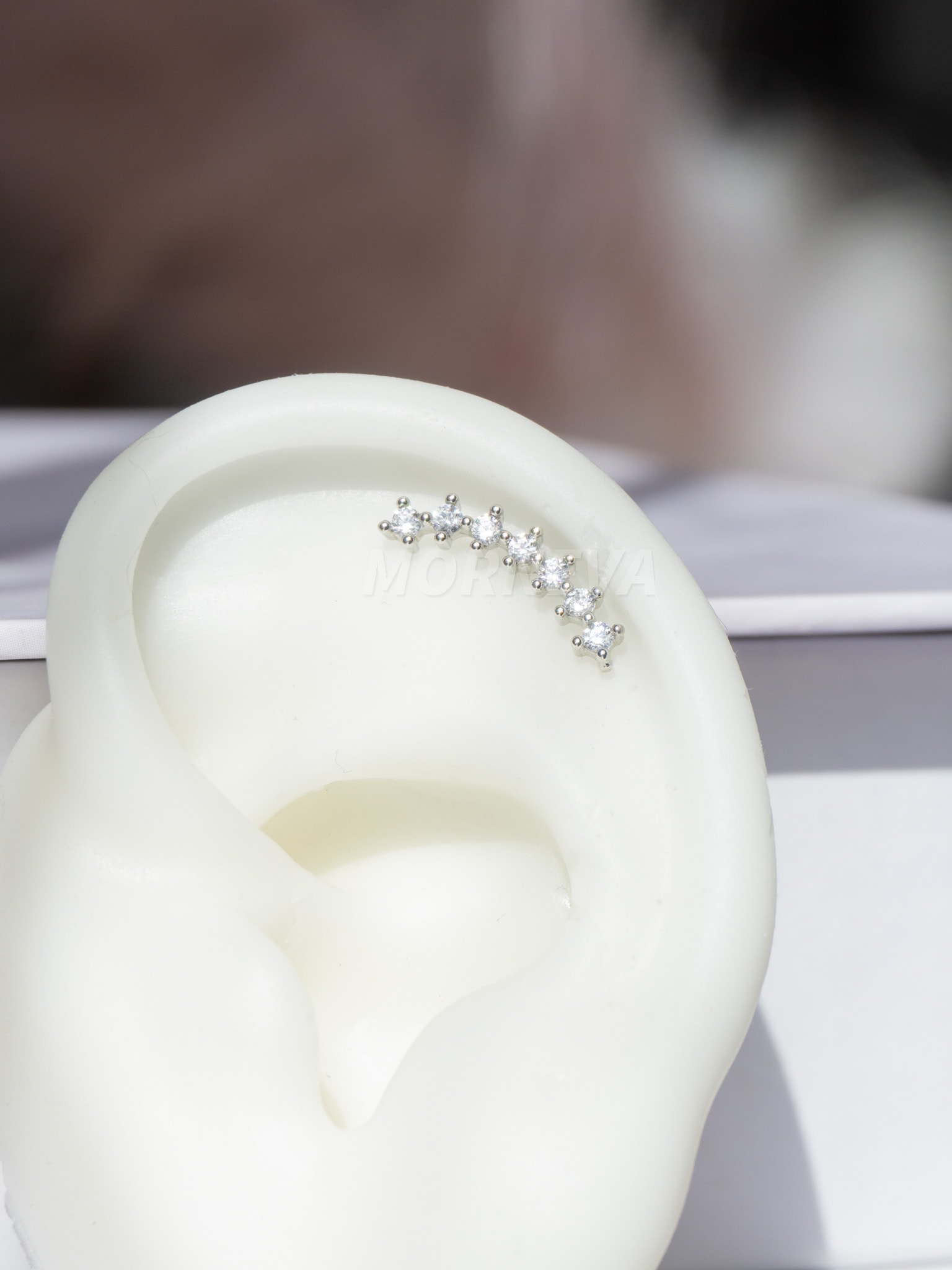 Vidasız Çelik Barlı Daire Taşlar Kıkırdak Kulak Helix Conch Tragus Piercingi (1 Adet)