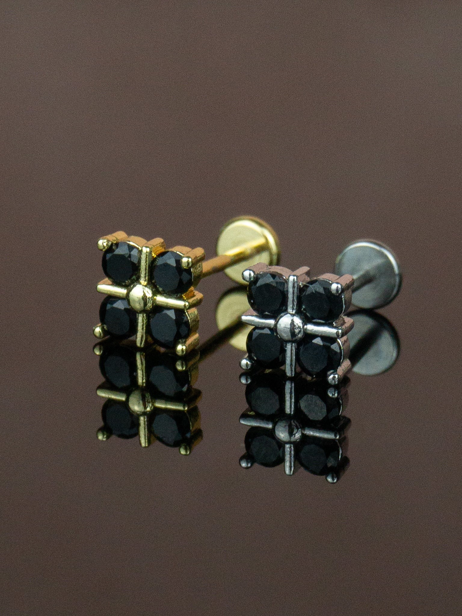 Siyah Kare Taşlı Düz Labret Tragus Piercing