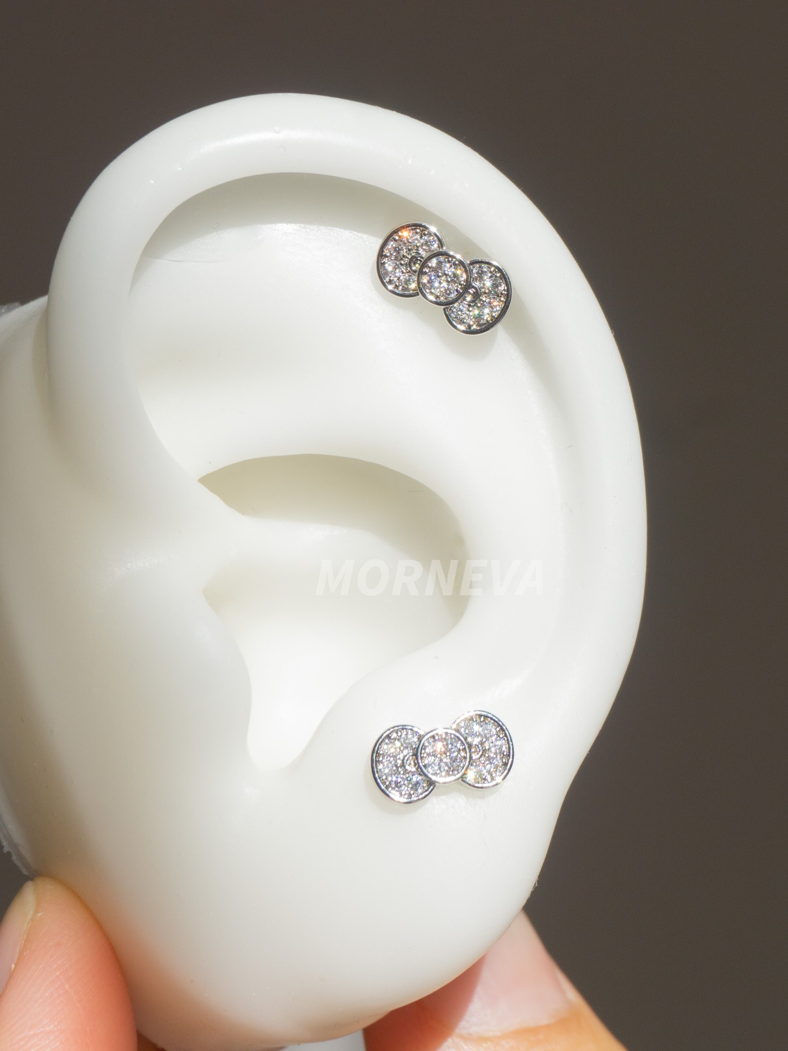 Beyaz Fiyonk Hello Kitty Helix Conch Piercingi Küpe (1 Adet)
