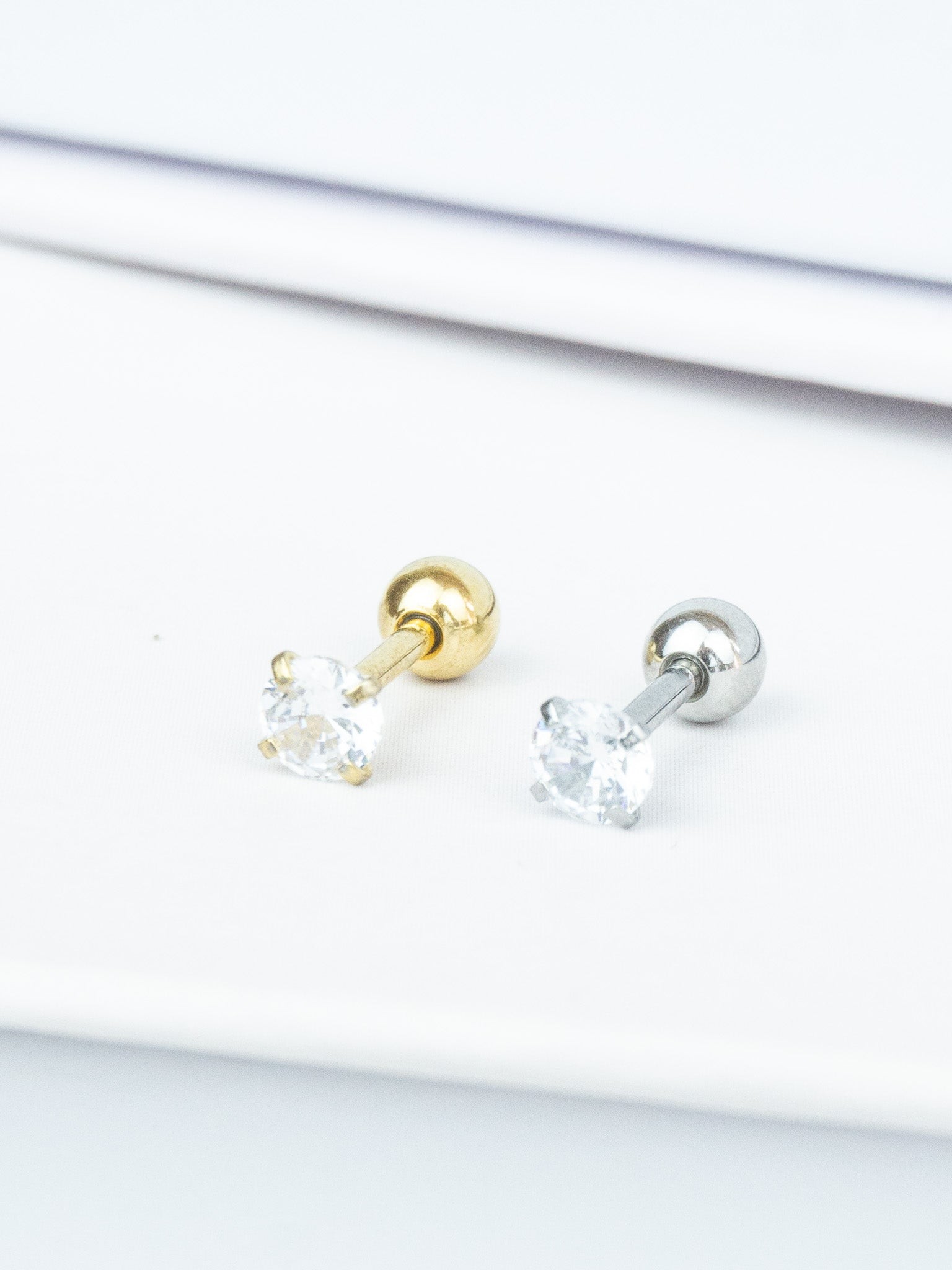 4mm Yuvarlak Beyaz Taş Piercing Tragus Helix