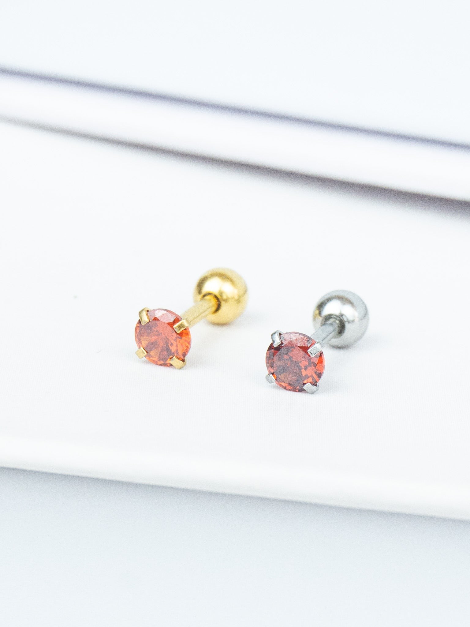 4mm Yuvarlak Kırmızı Taş Piercing Tragus Helix